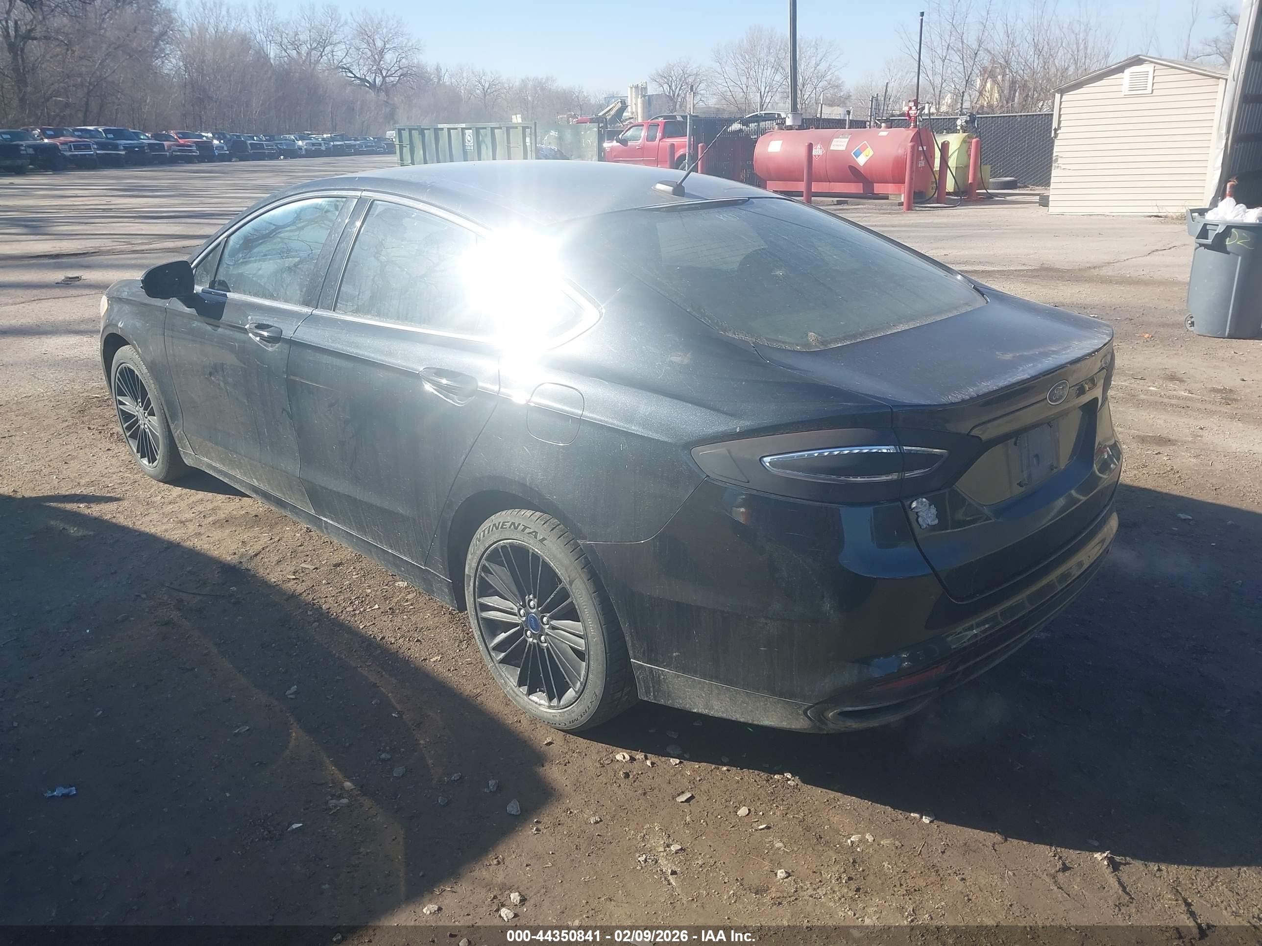 FORD FUSION image 3