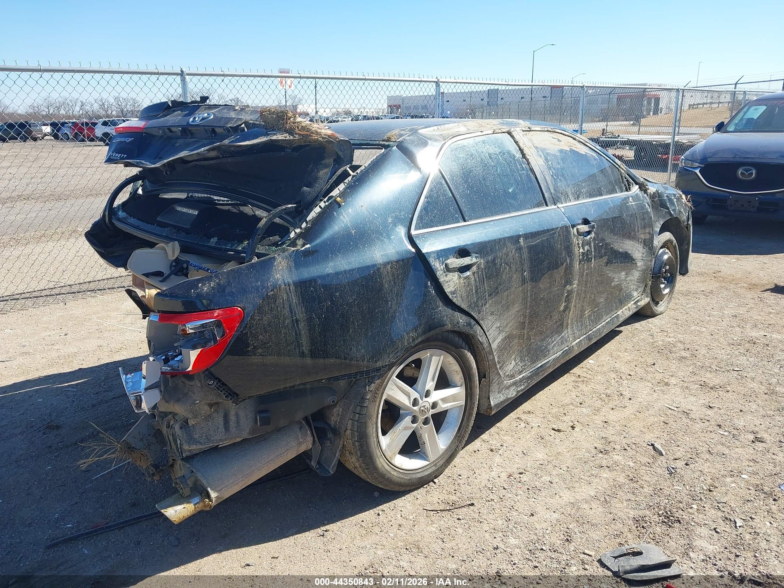 TOYOTA CAMRY image 4