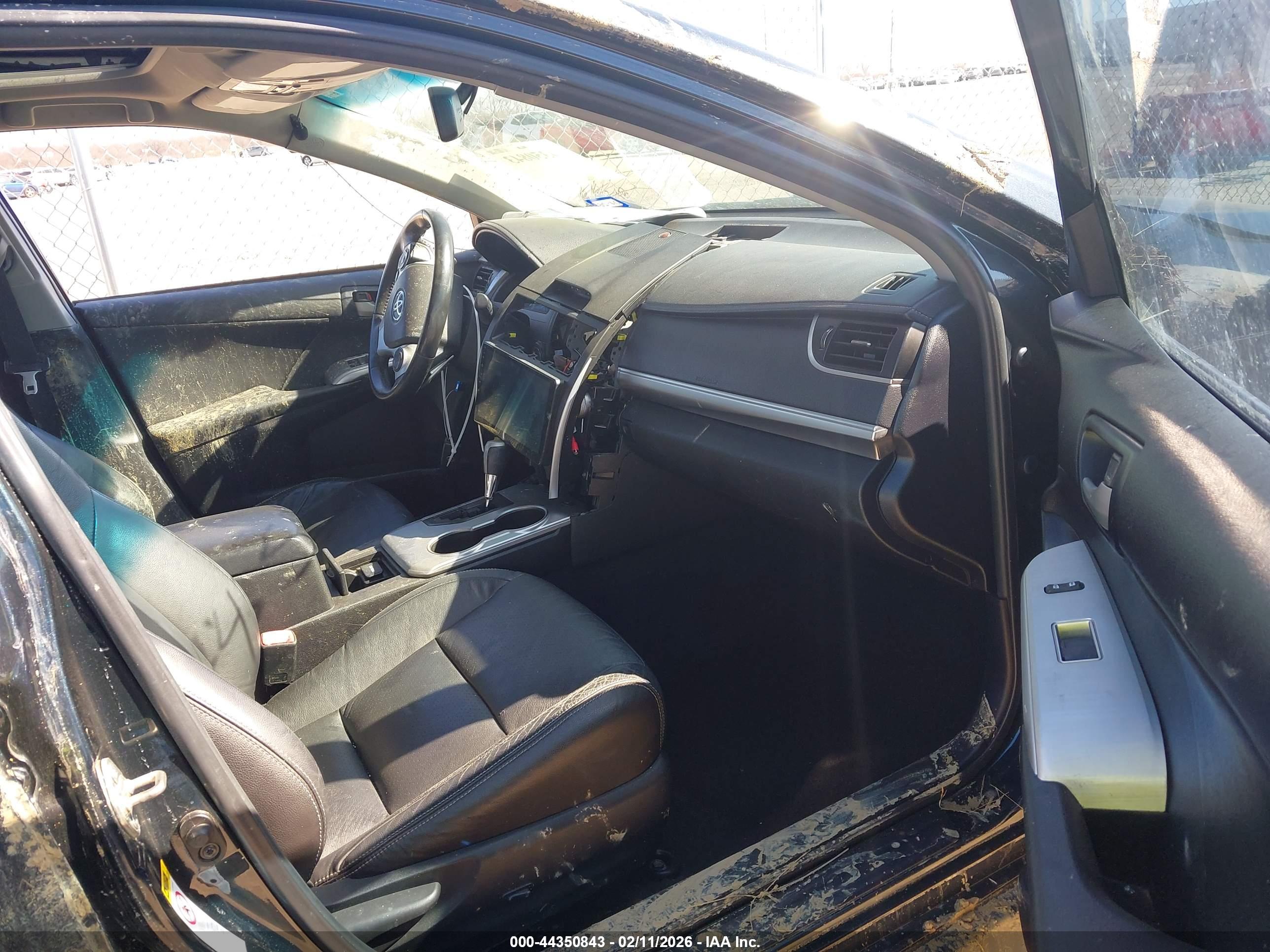 TOYOTA CAMRY image 5