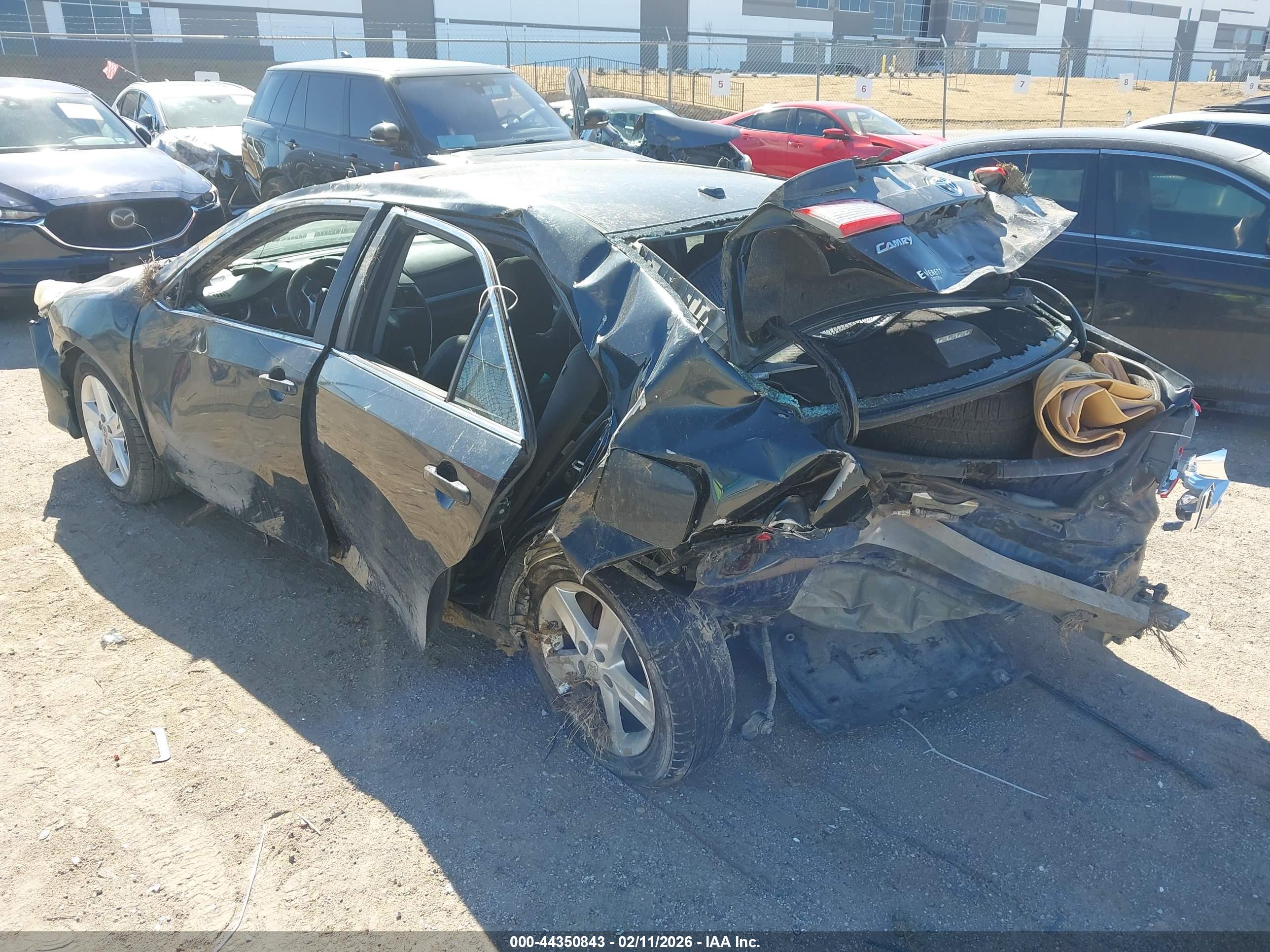 TOYOTA CAMRY image 6