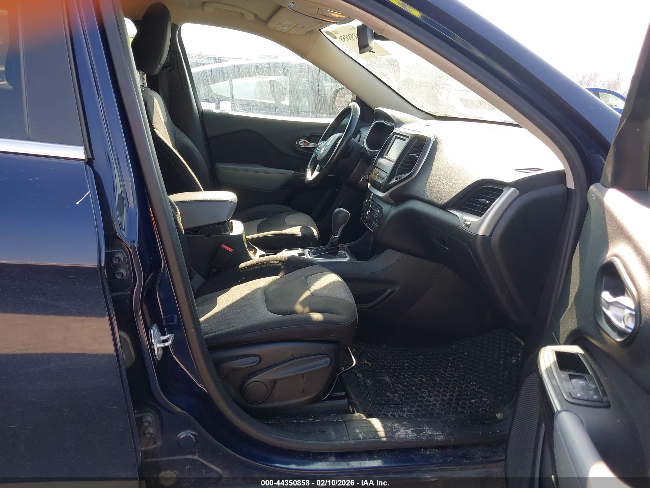 JEEP CHEROKEE image 5
