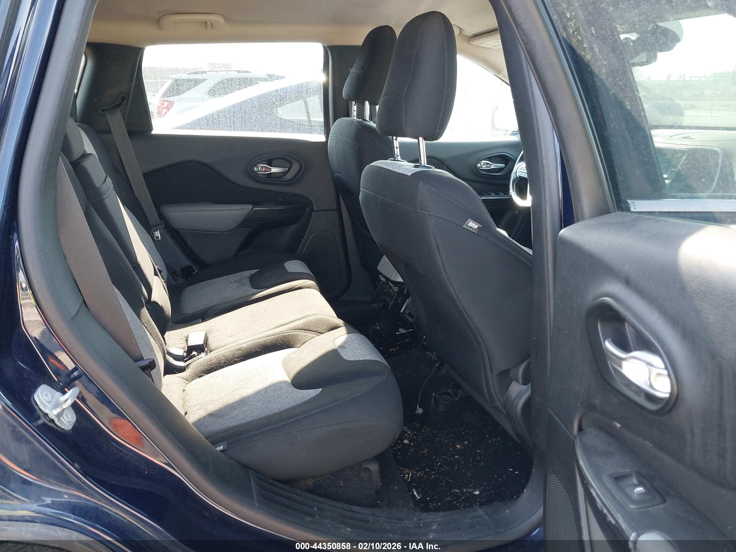 JEEP CHEROKEE image 8