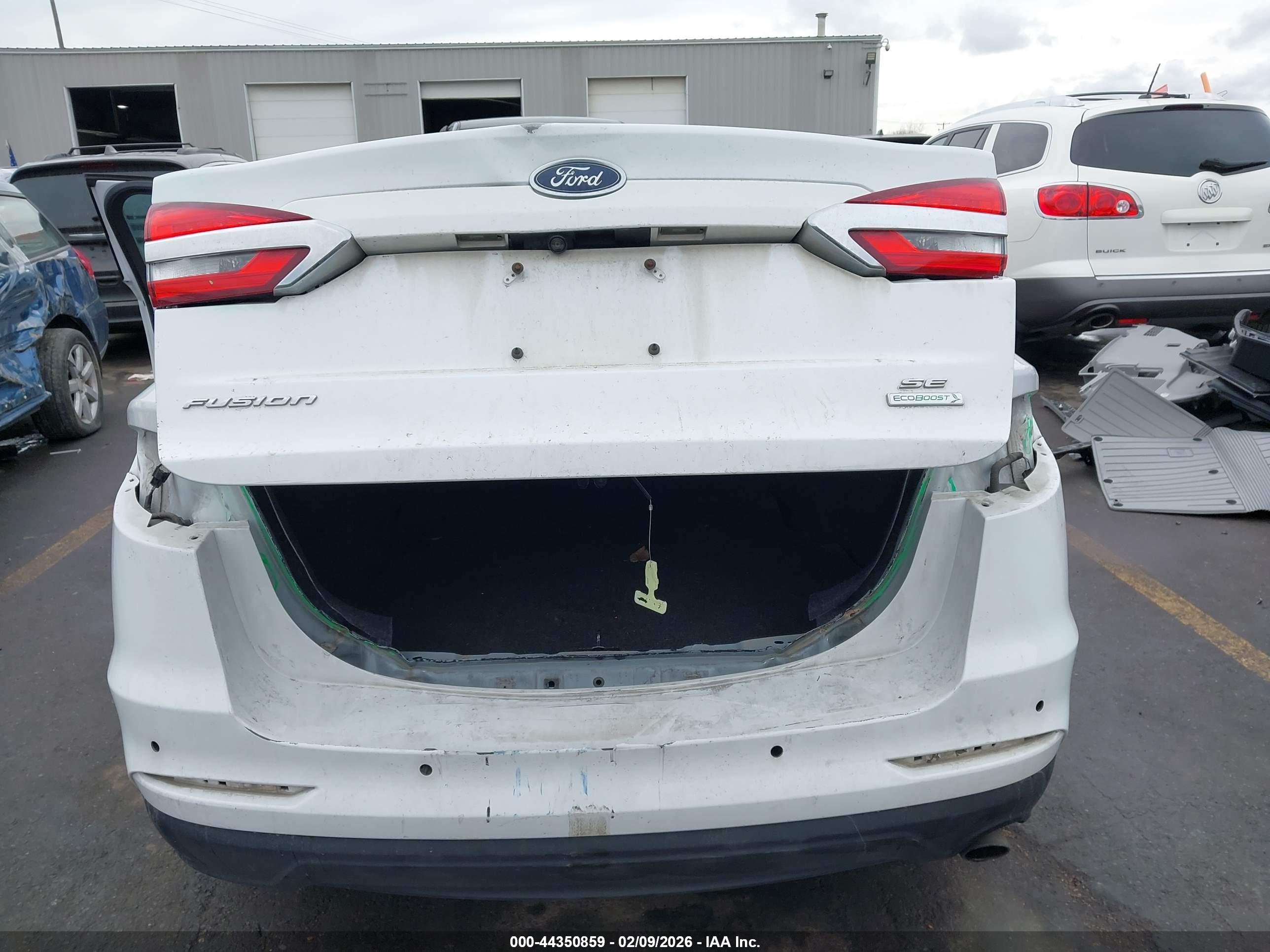 FORD FUSION image 6