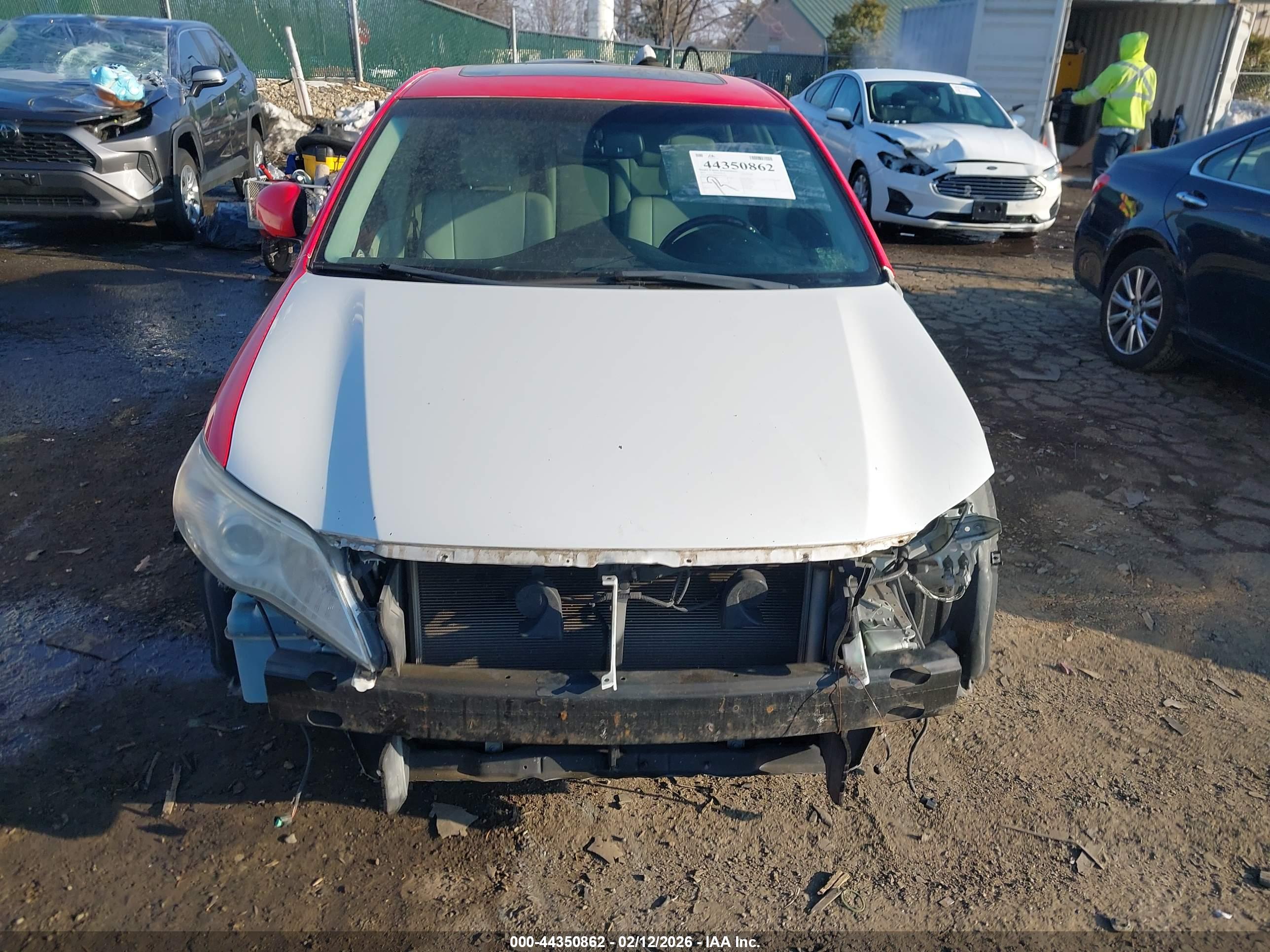 TOYOTA AVALON image 6