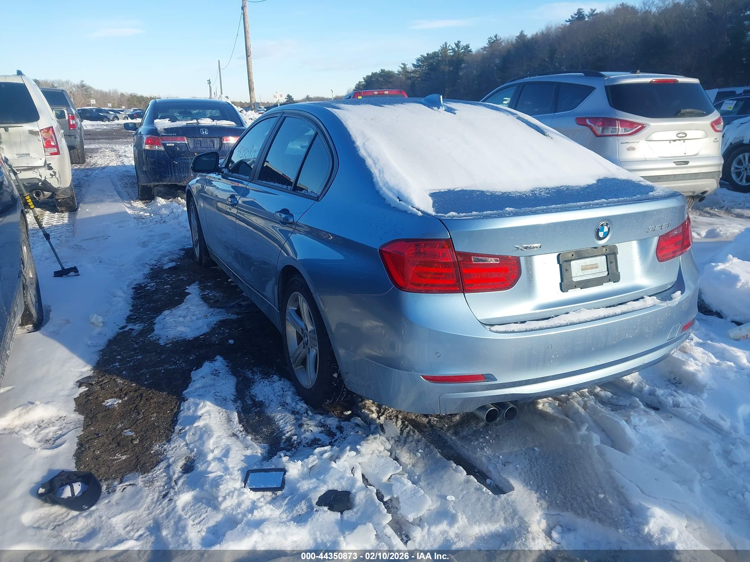 BMW 328I image 3