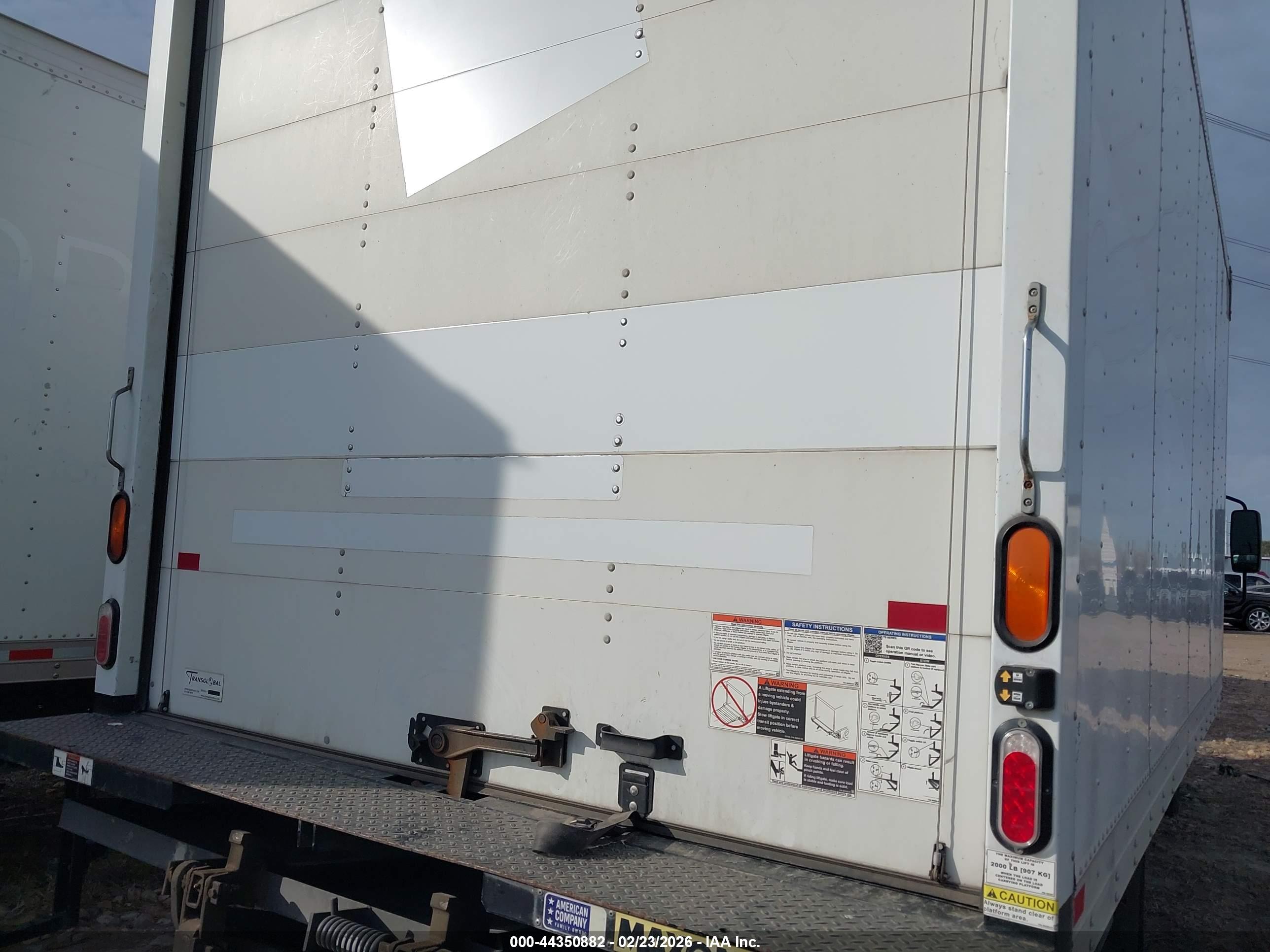 ISUZU NPR image 4