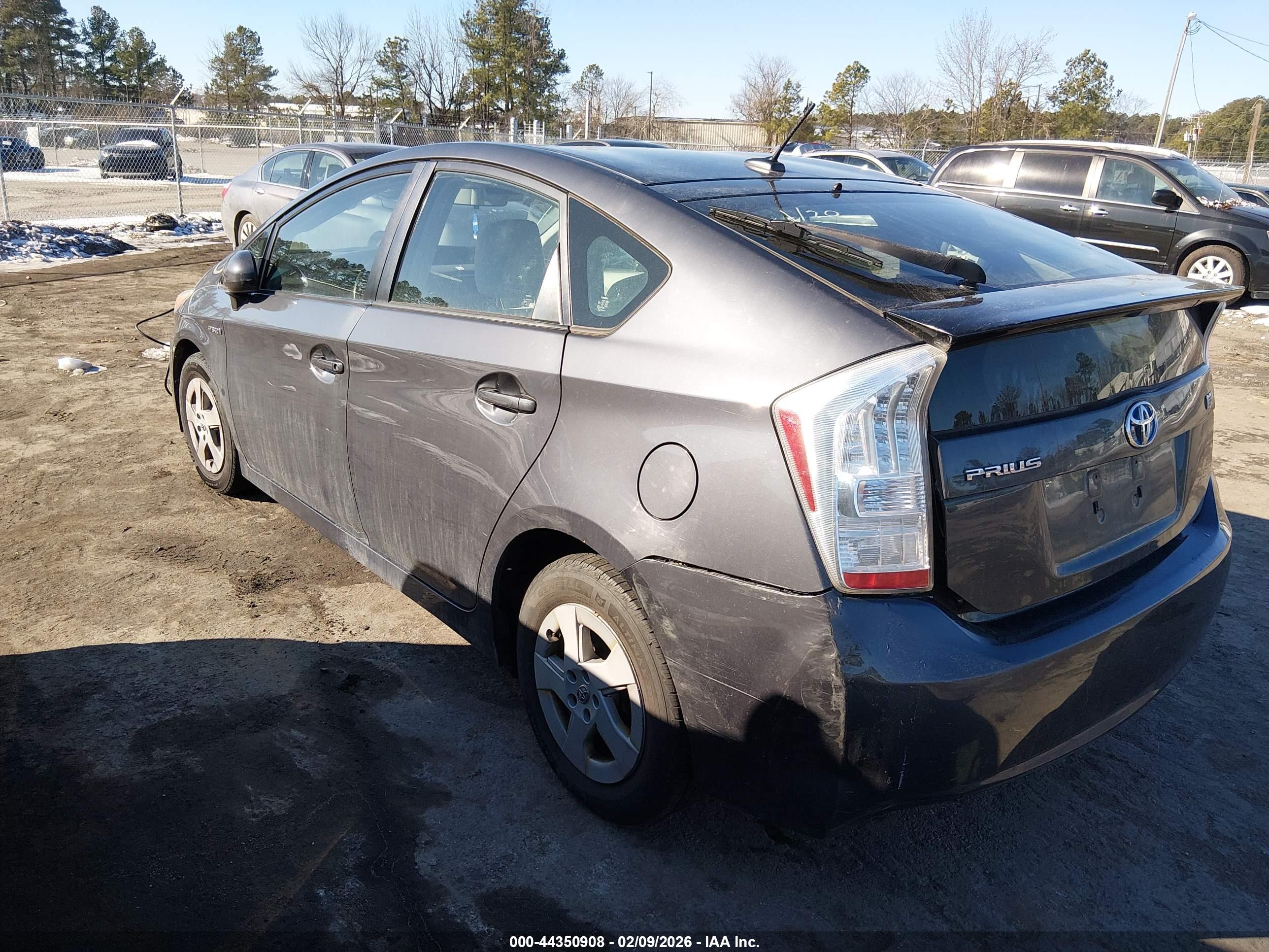 TOYOTA PRIUS image 3