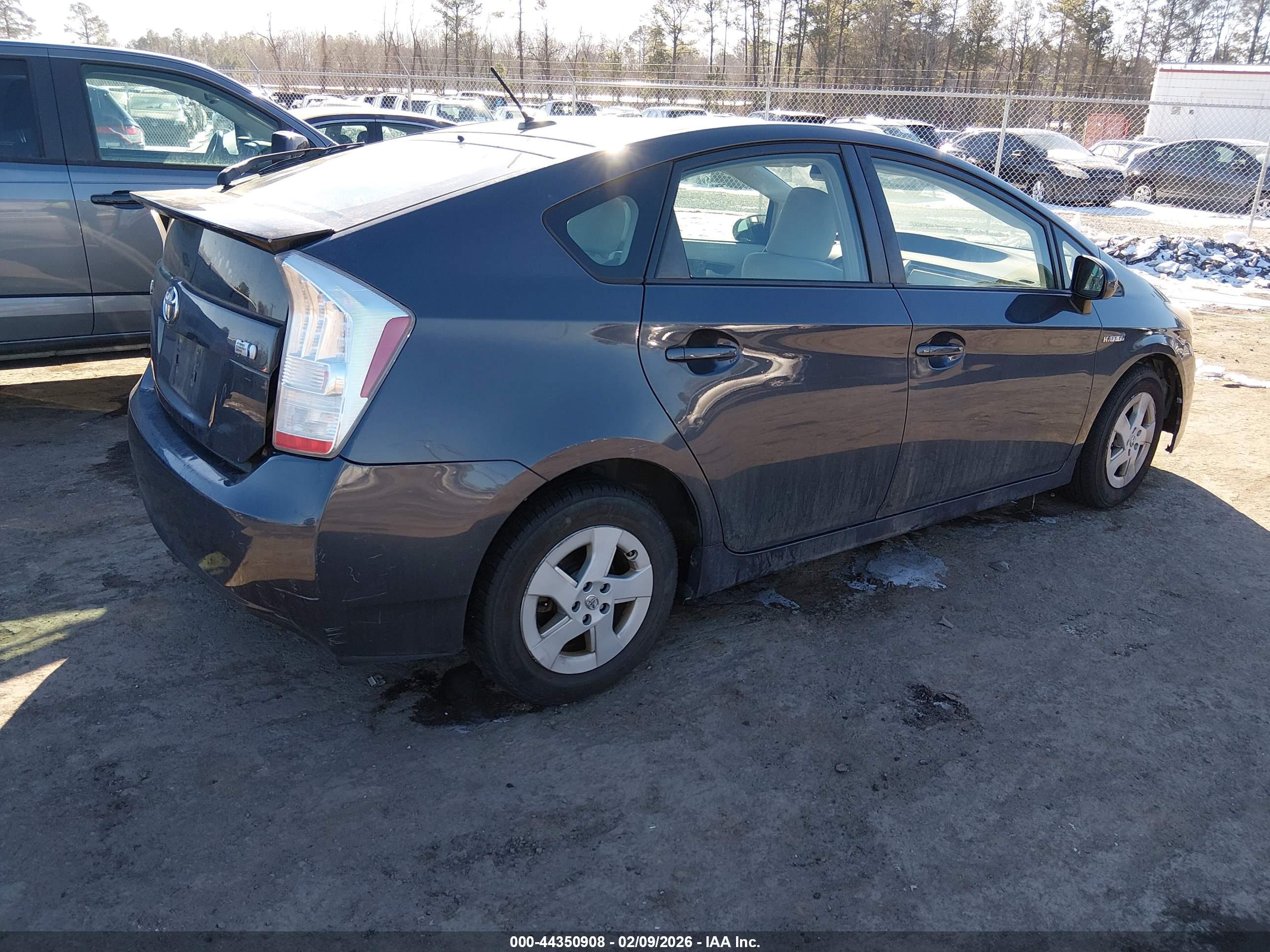 TOYOTA PRIUS image 4