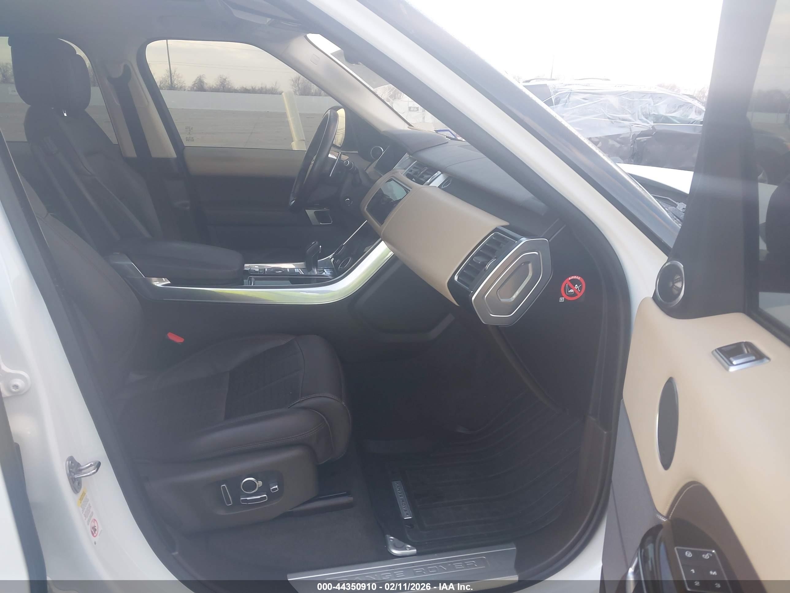 LAND ROVER image 5