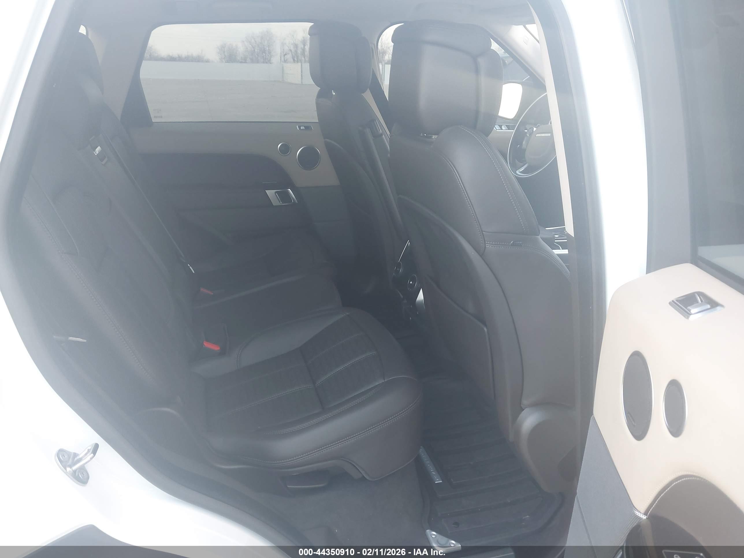 LAND ROVER image 8
