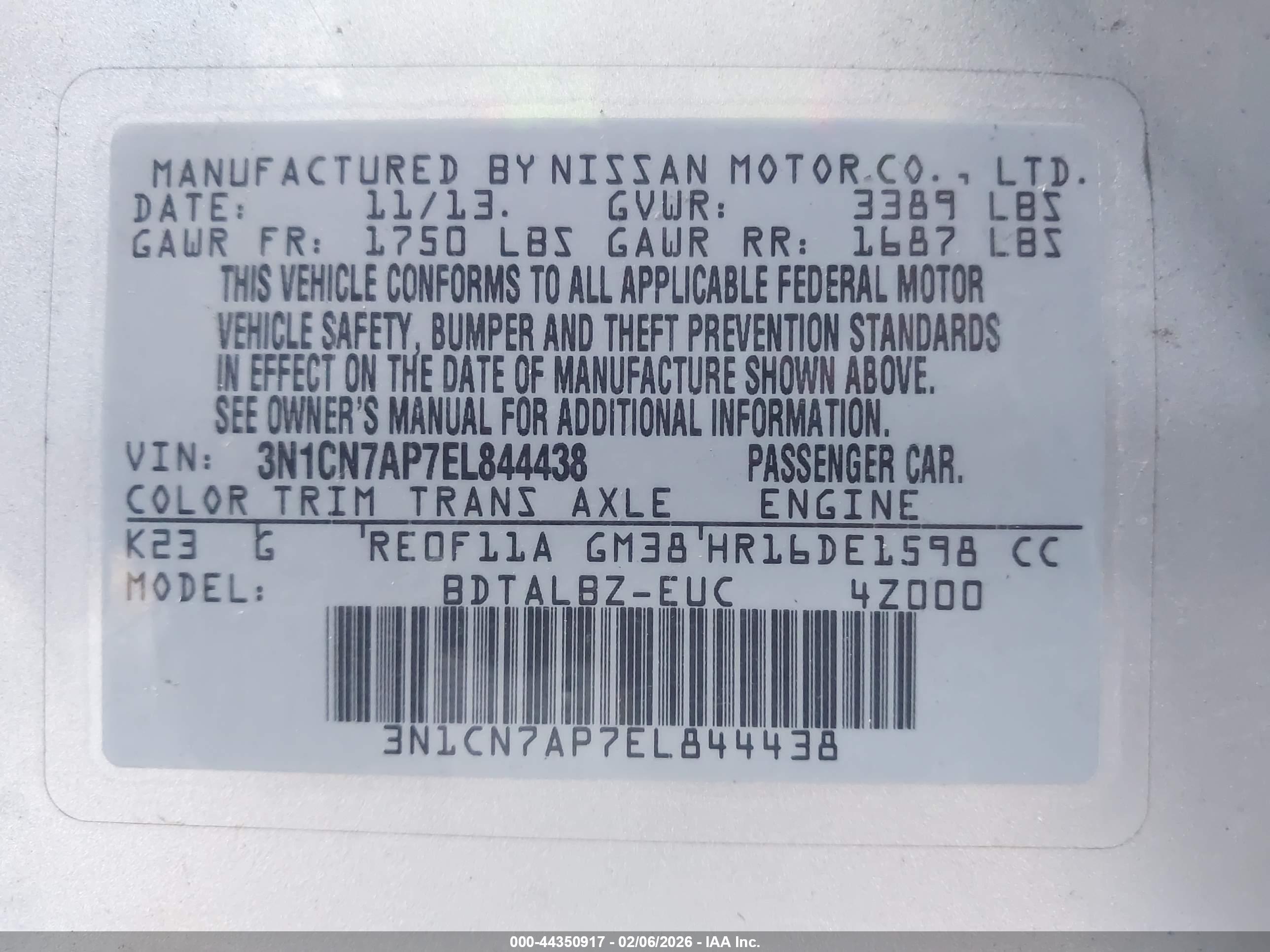 NISSAN VERSA image 9