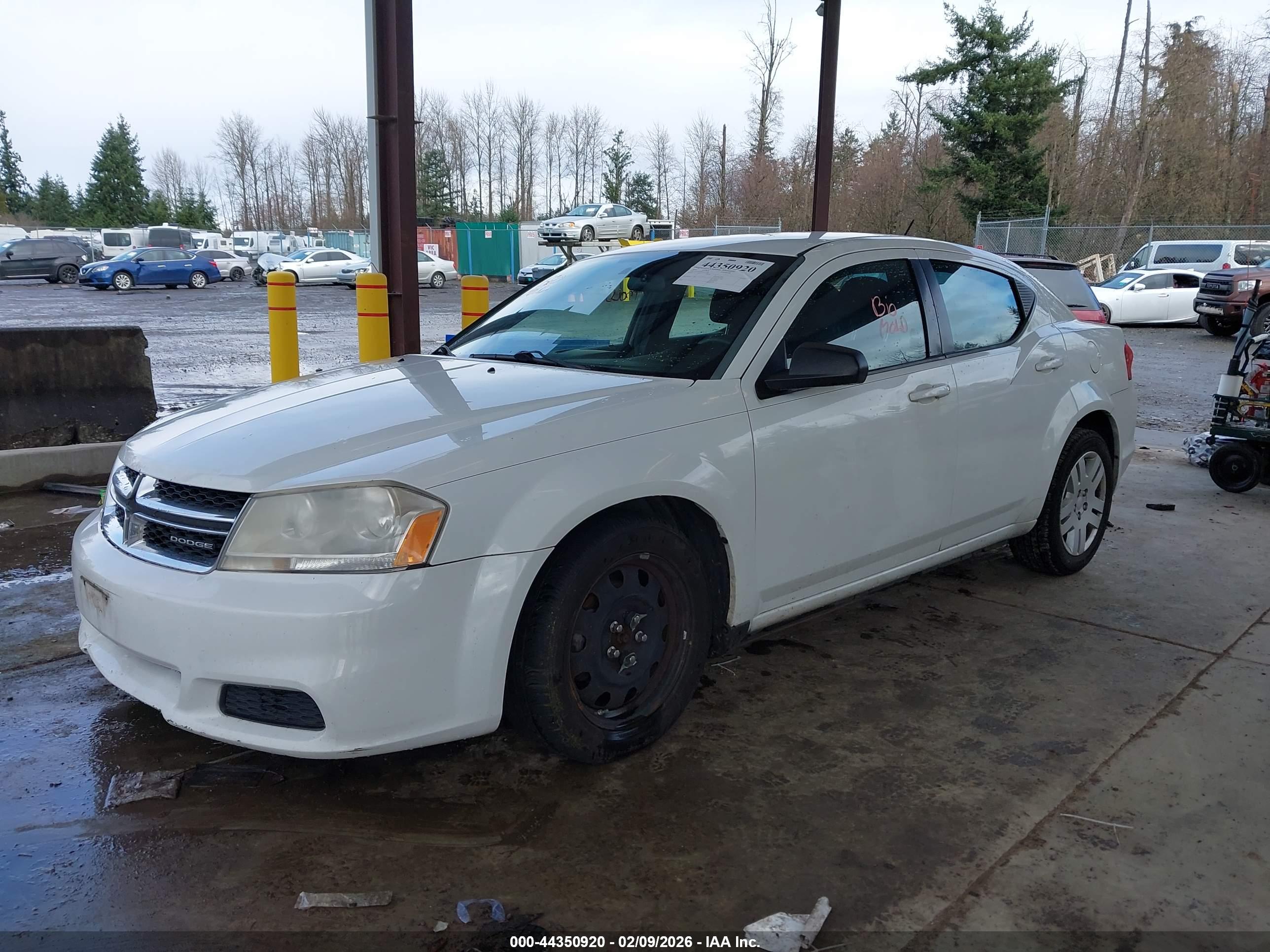 DODGE AVENGER image 2