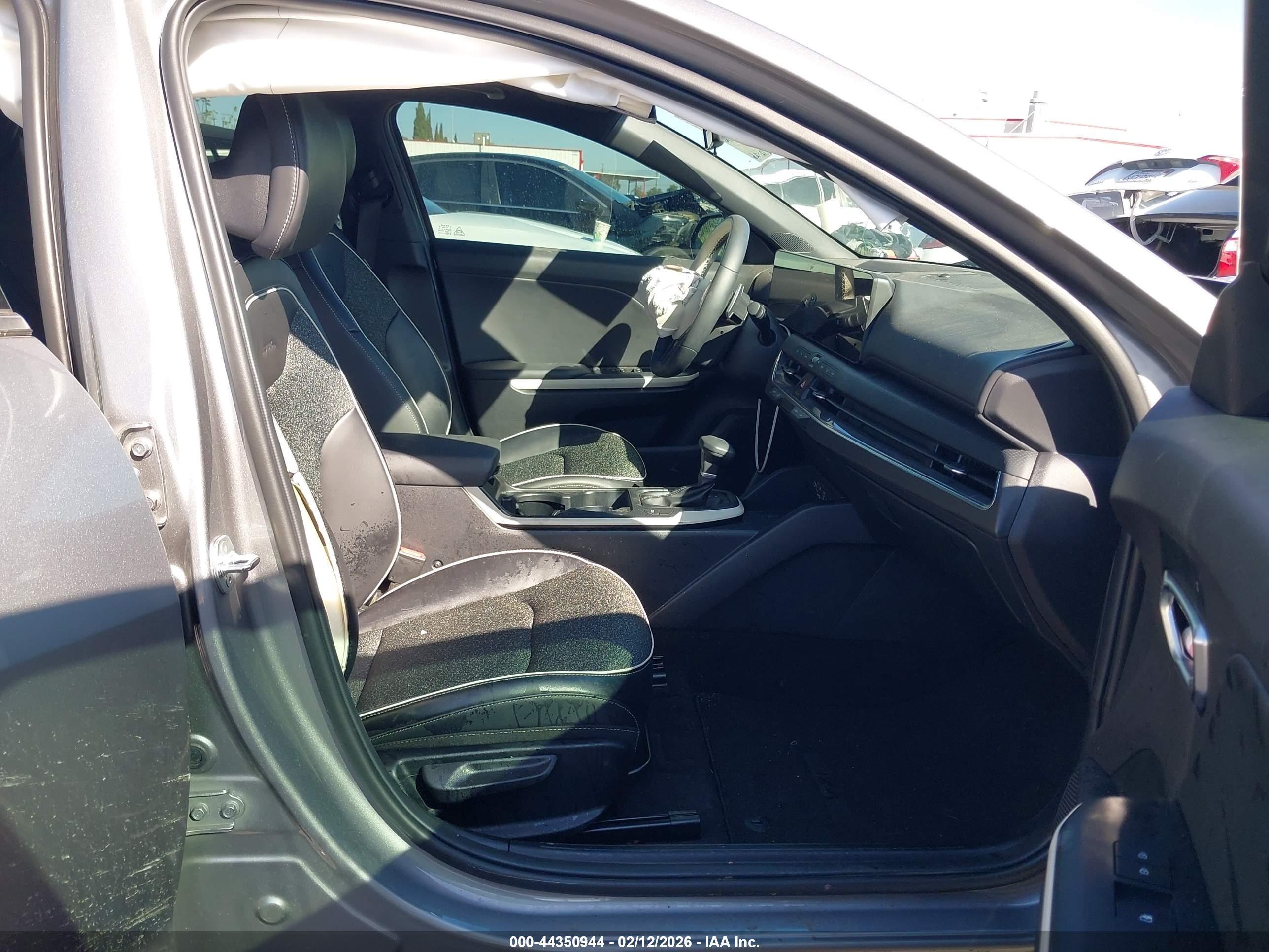 KIA K4 image 5