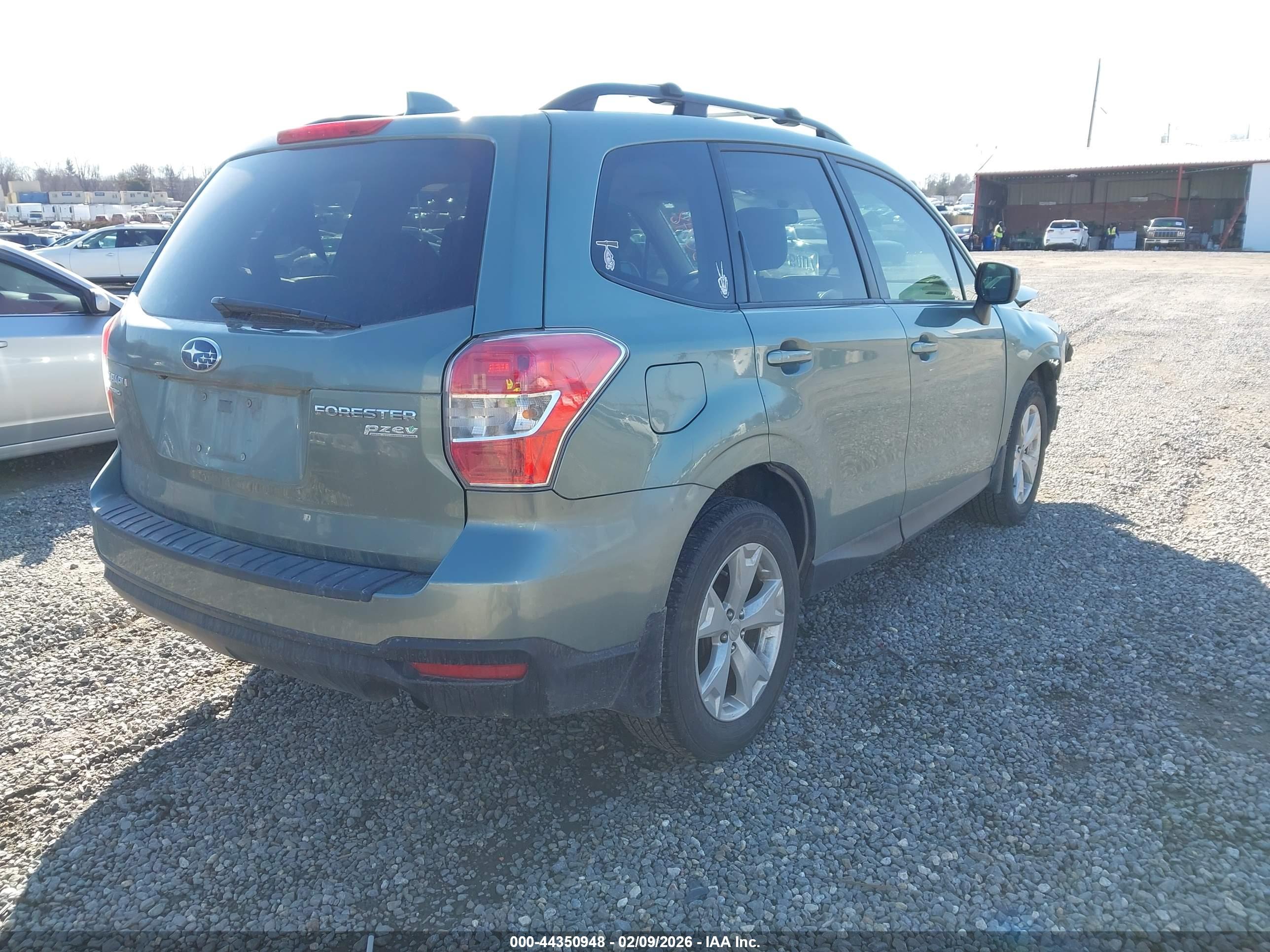 SUBARU FORESTER image 4