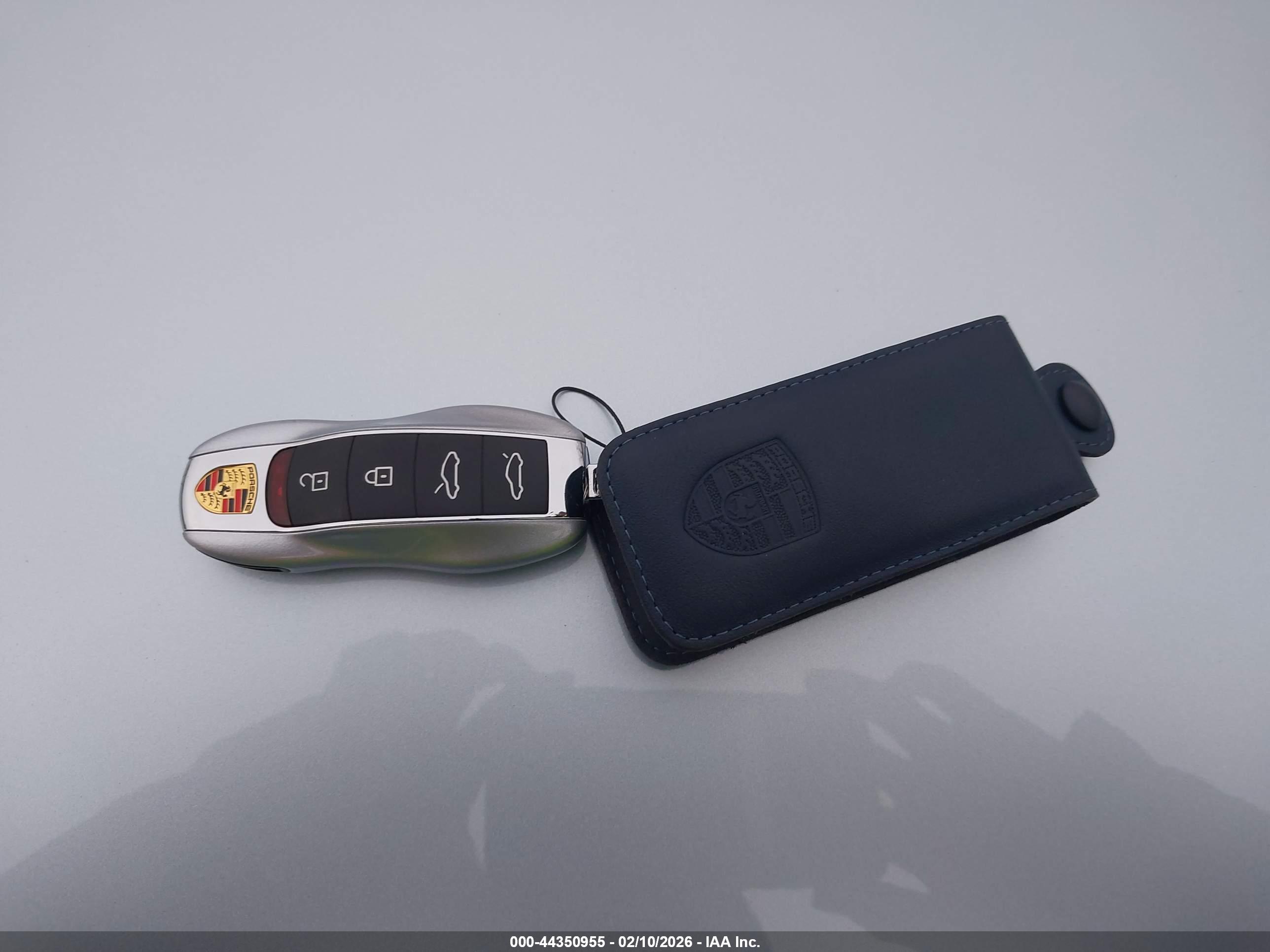 PORSCHE 718 image 11