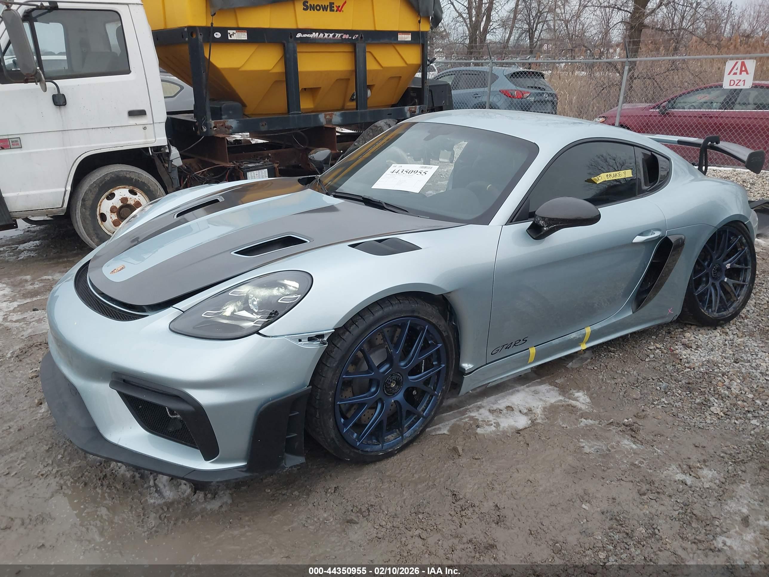 PORSCHE 718 image 2