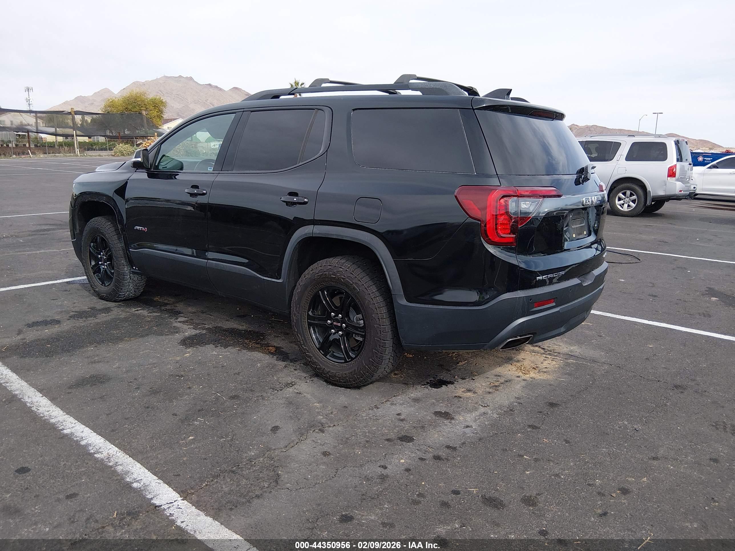 GMC ACADIA image 3