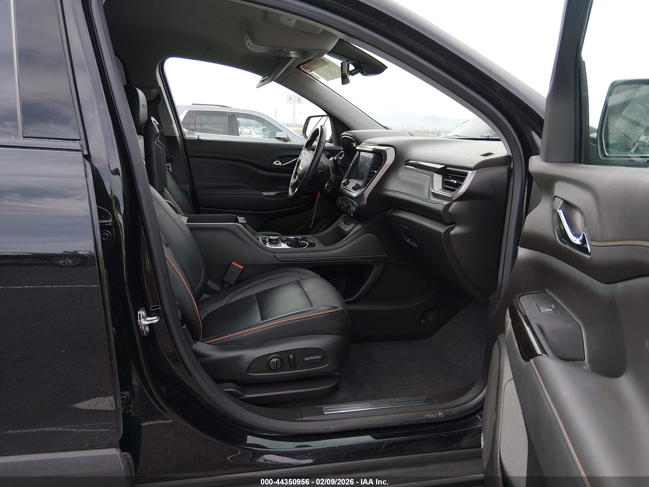 GMC ACADIA image 5