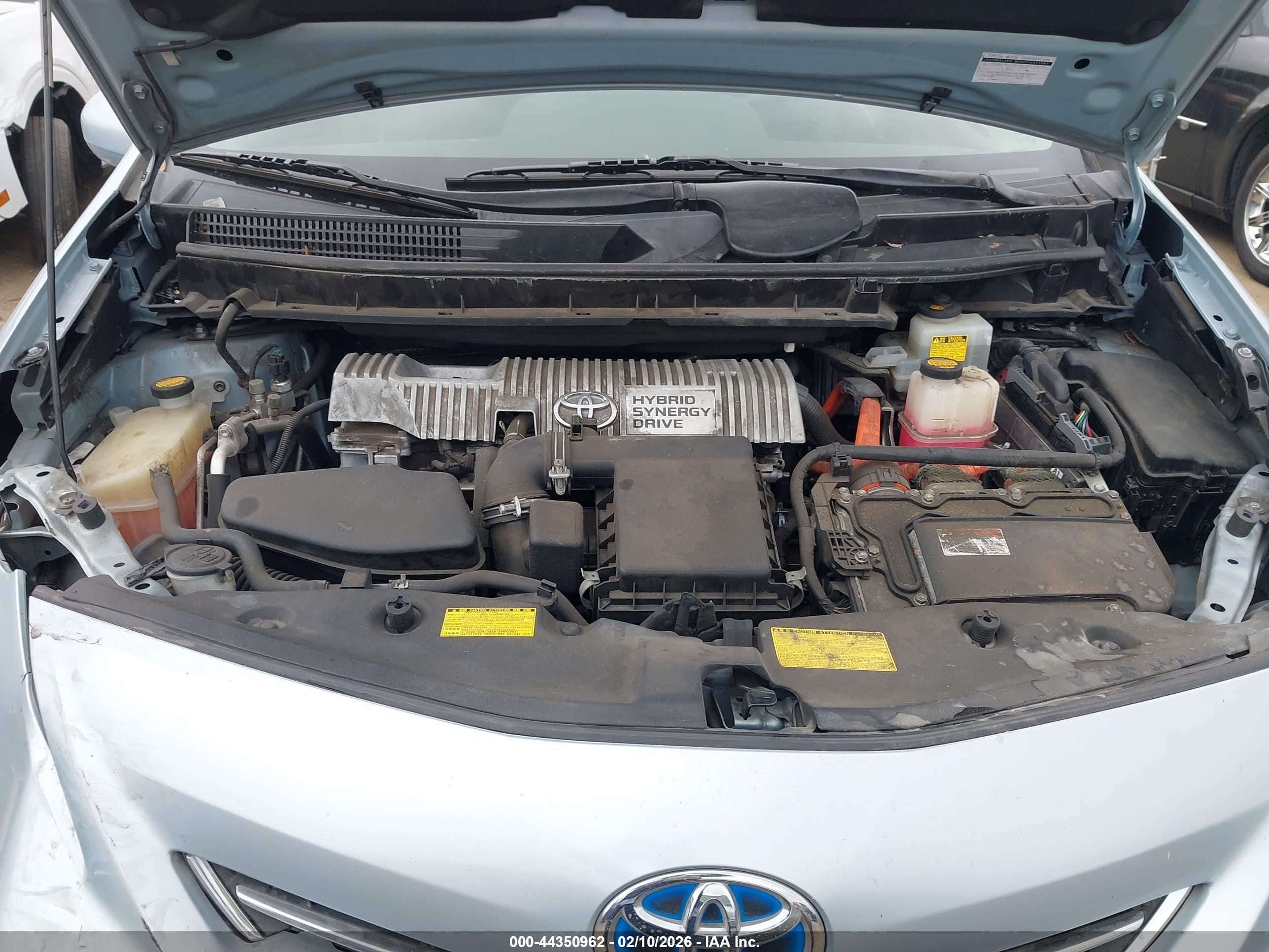 TOYOTA PRIUS image 10