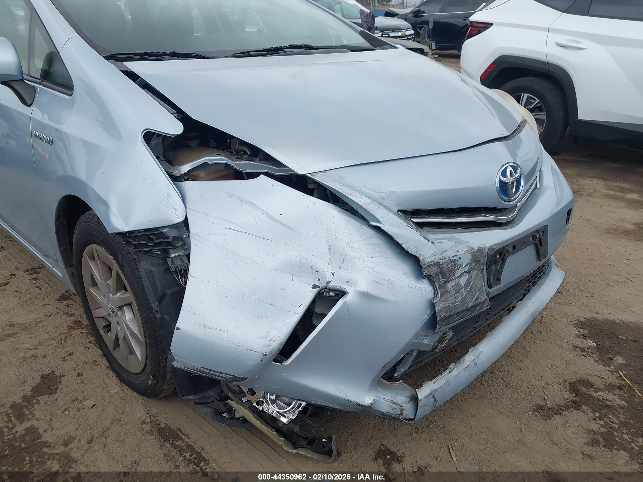TOYOTA PRIUS image 6