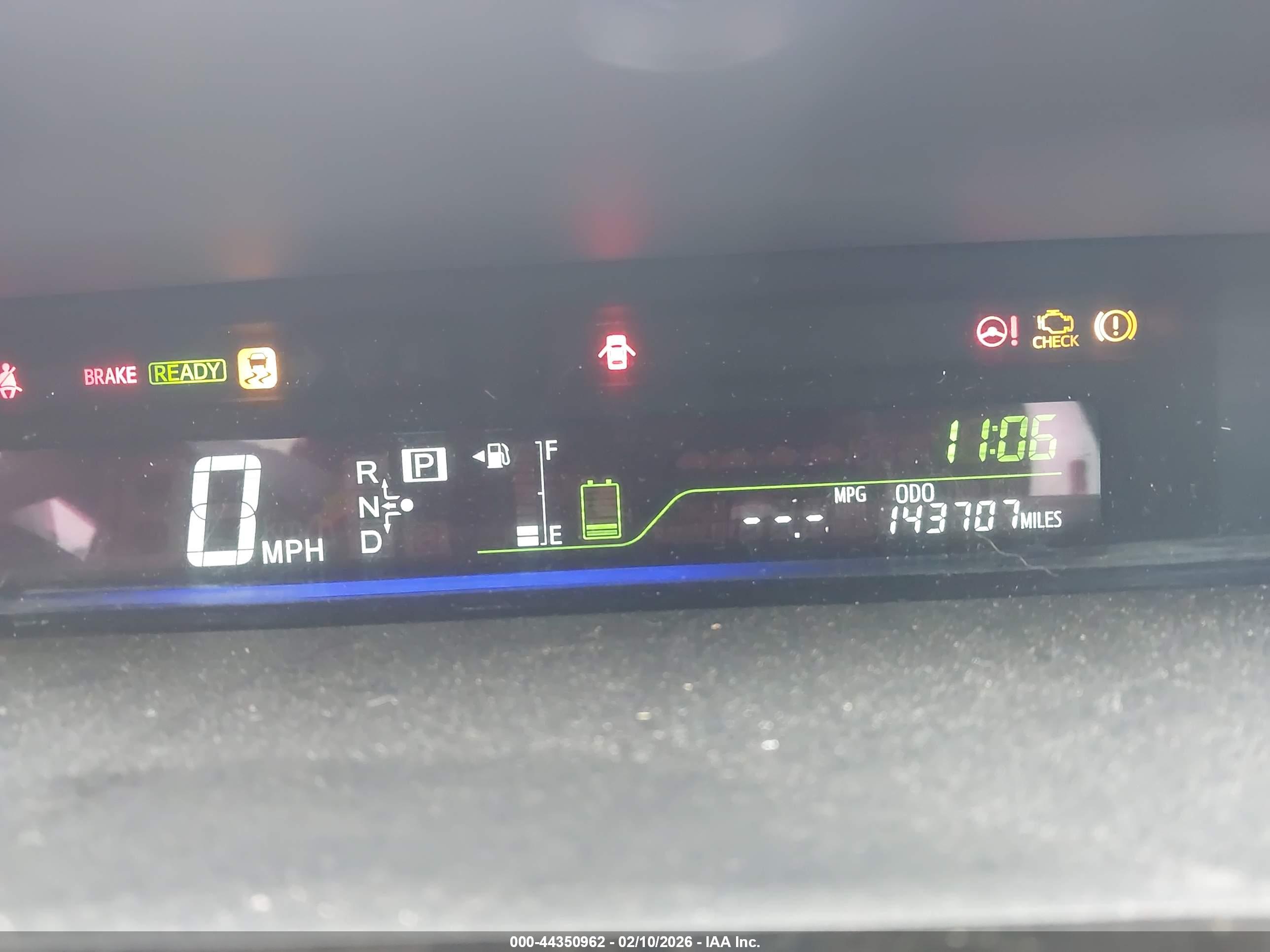 TOYOTA PRIUS image 7