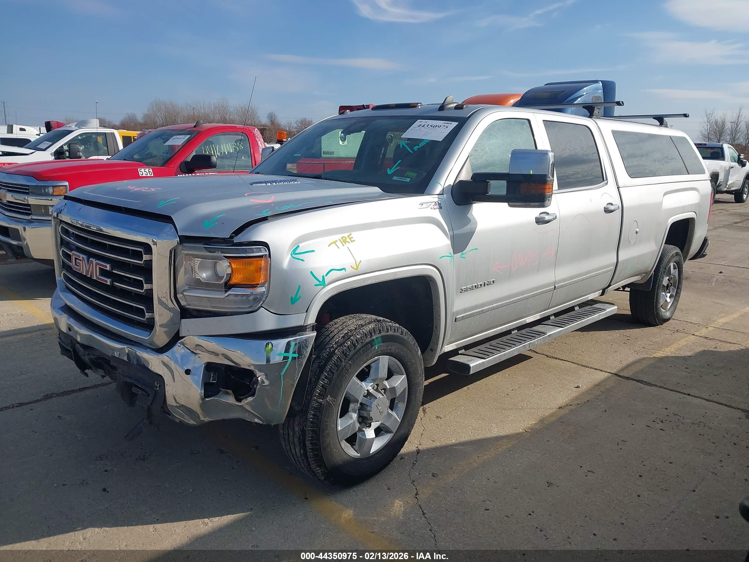 GMC SIERRA image 2