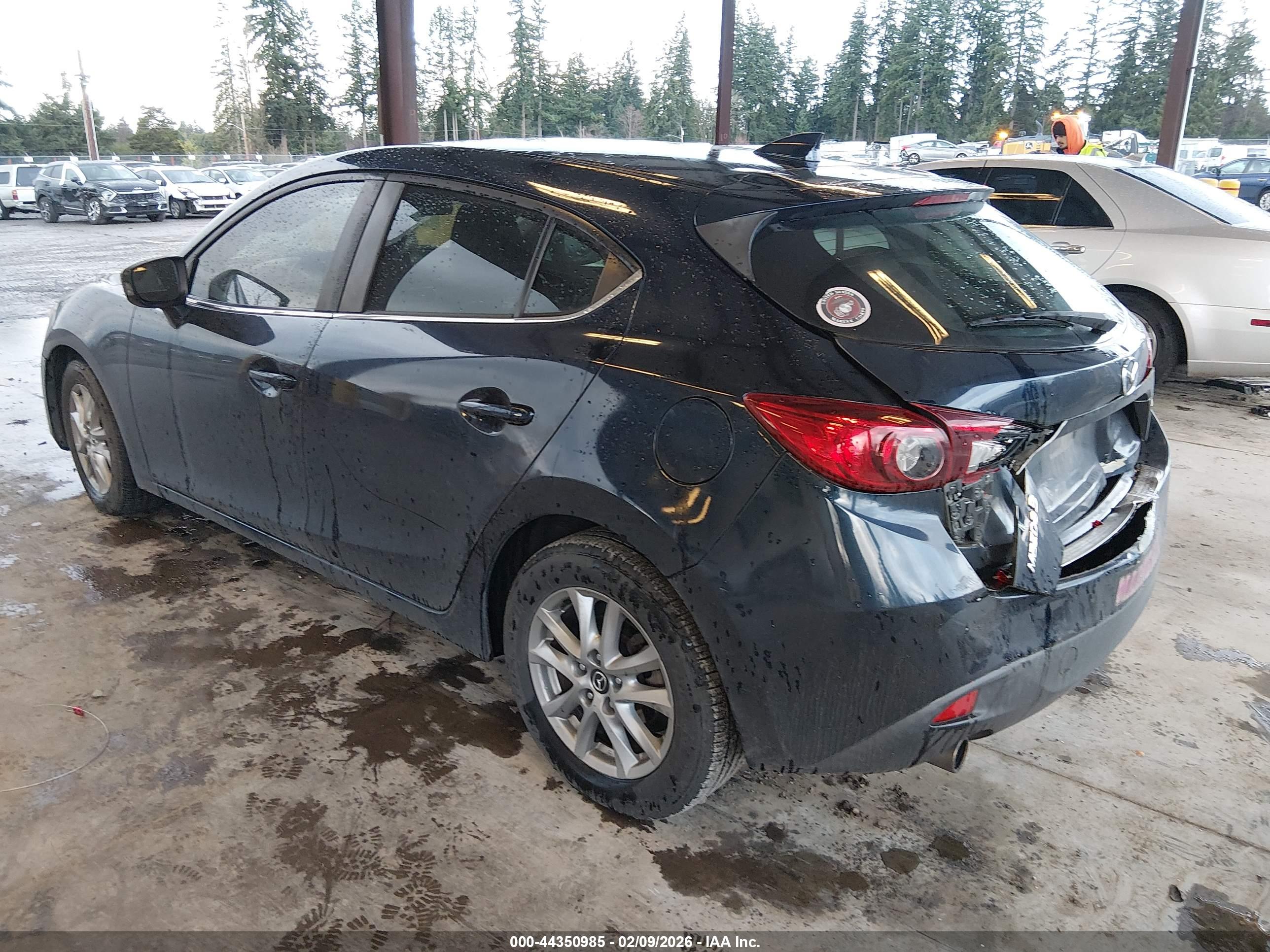 MAZDA MAZDA3 image 3
