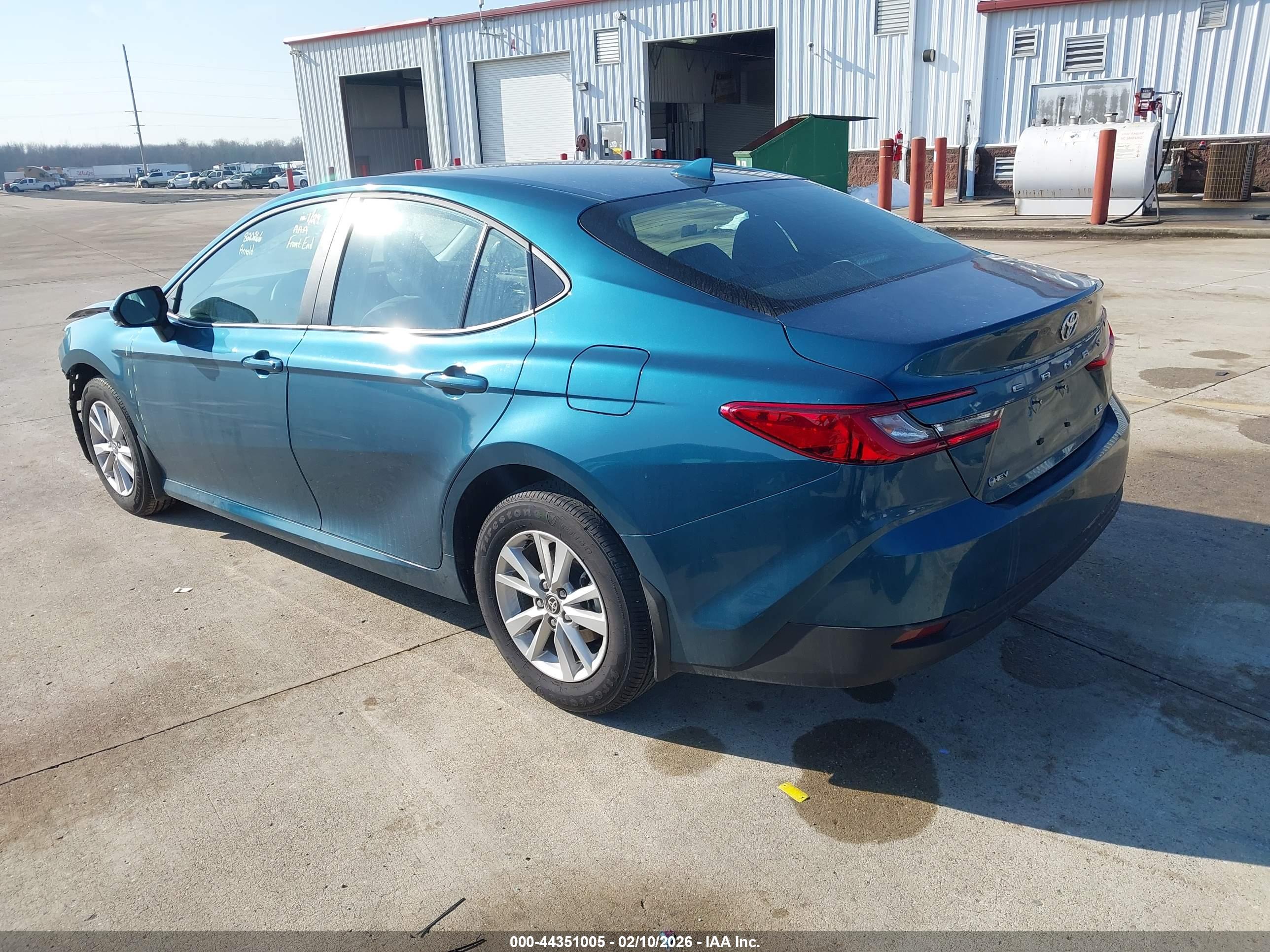 TOYOTA CAMRY image 3