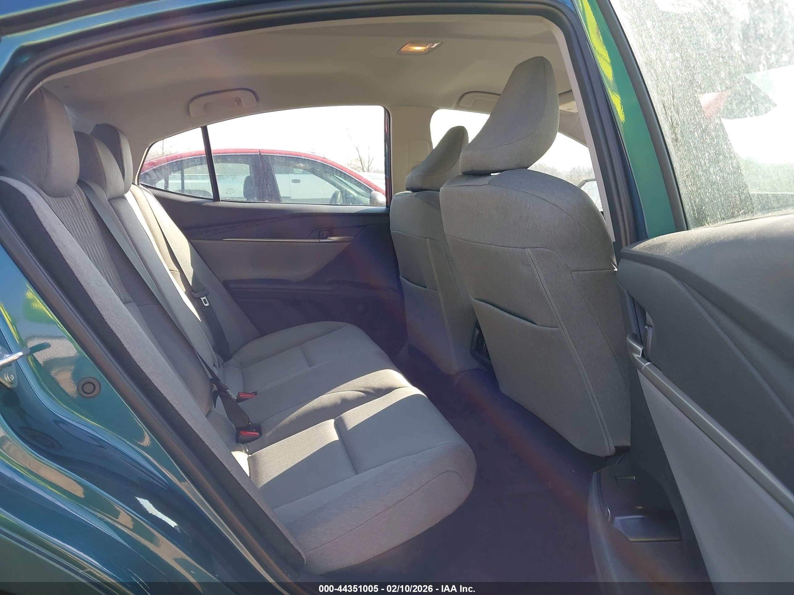 TOYOTA CAMRY image 8