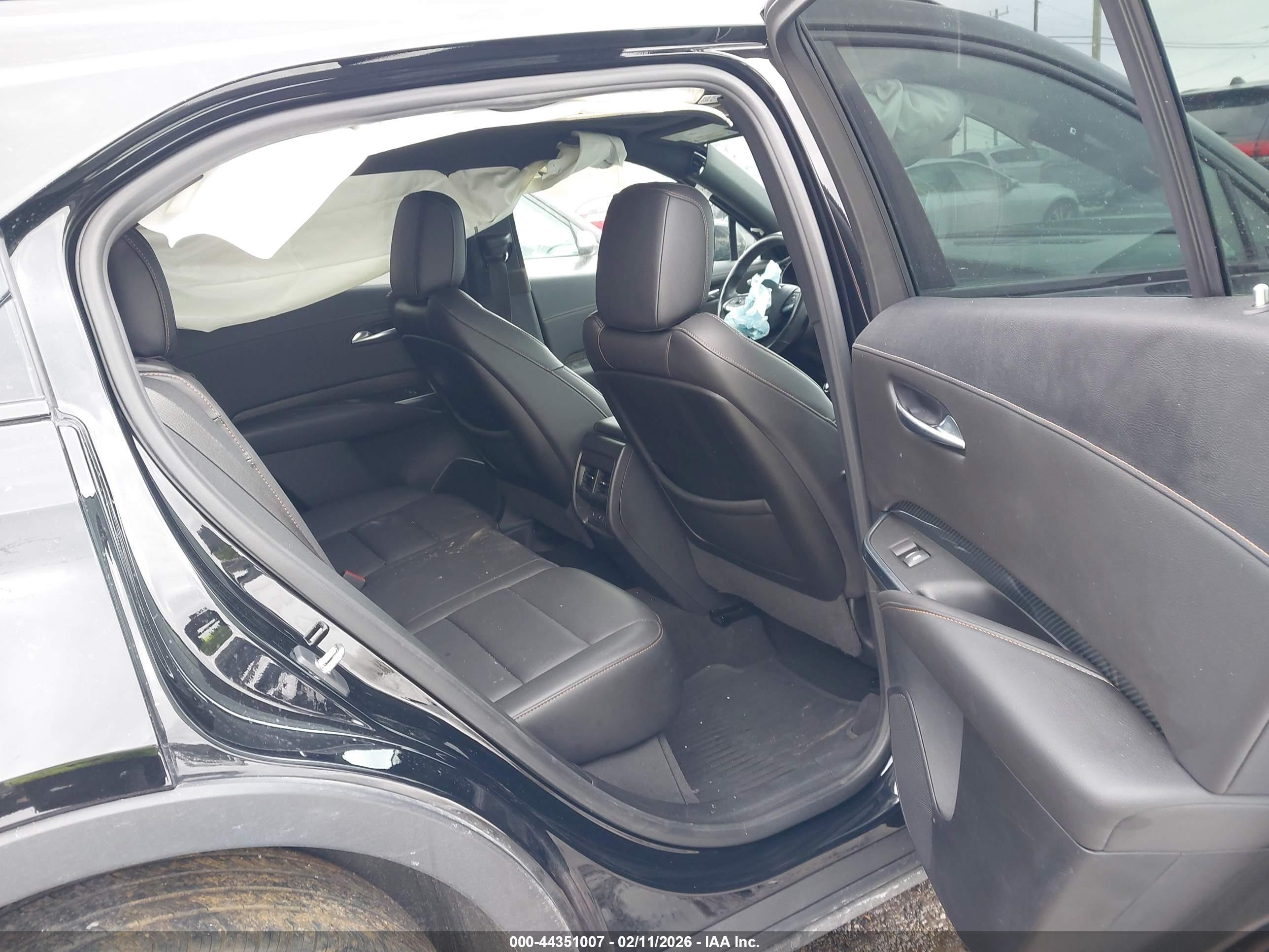 CADILLAC XT4 image 8