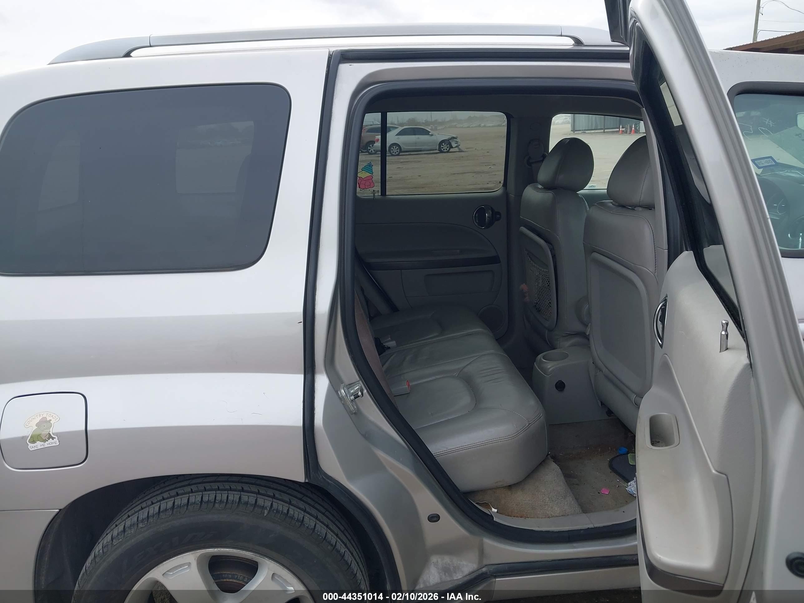 CHEVROLET HHR image 8