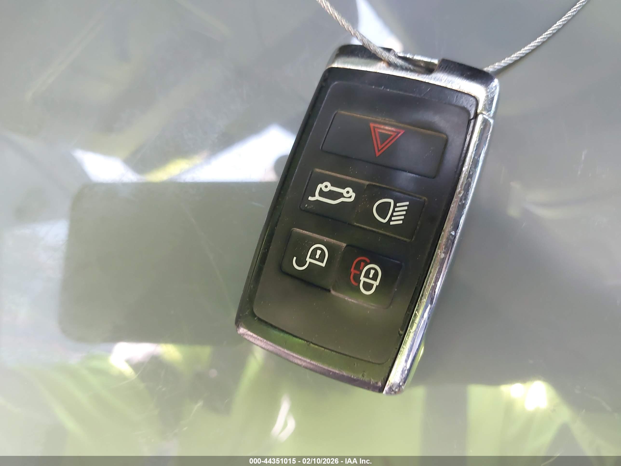 LAND ROVER image 11