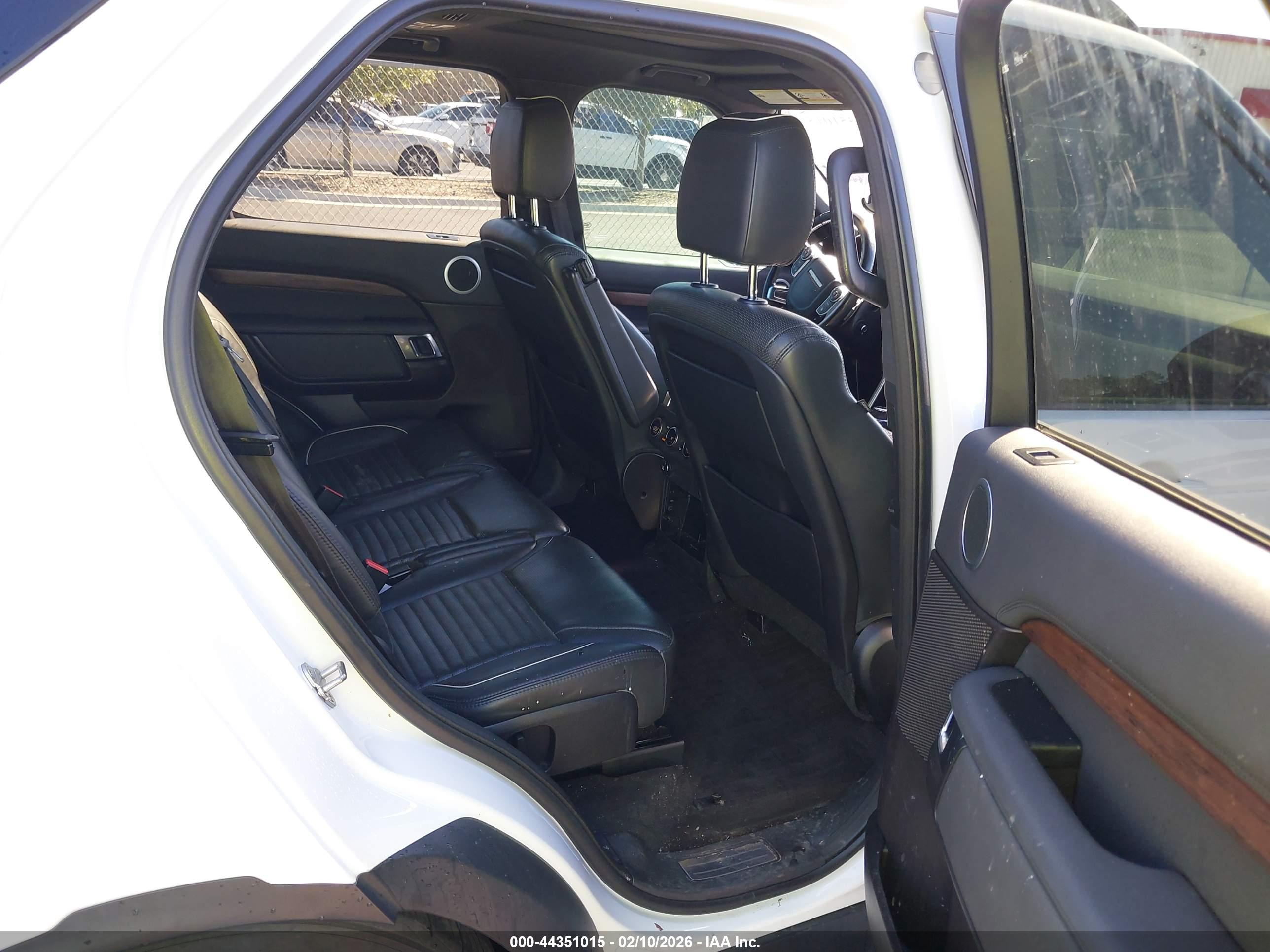 LAND ROVER image 8