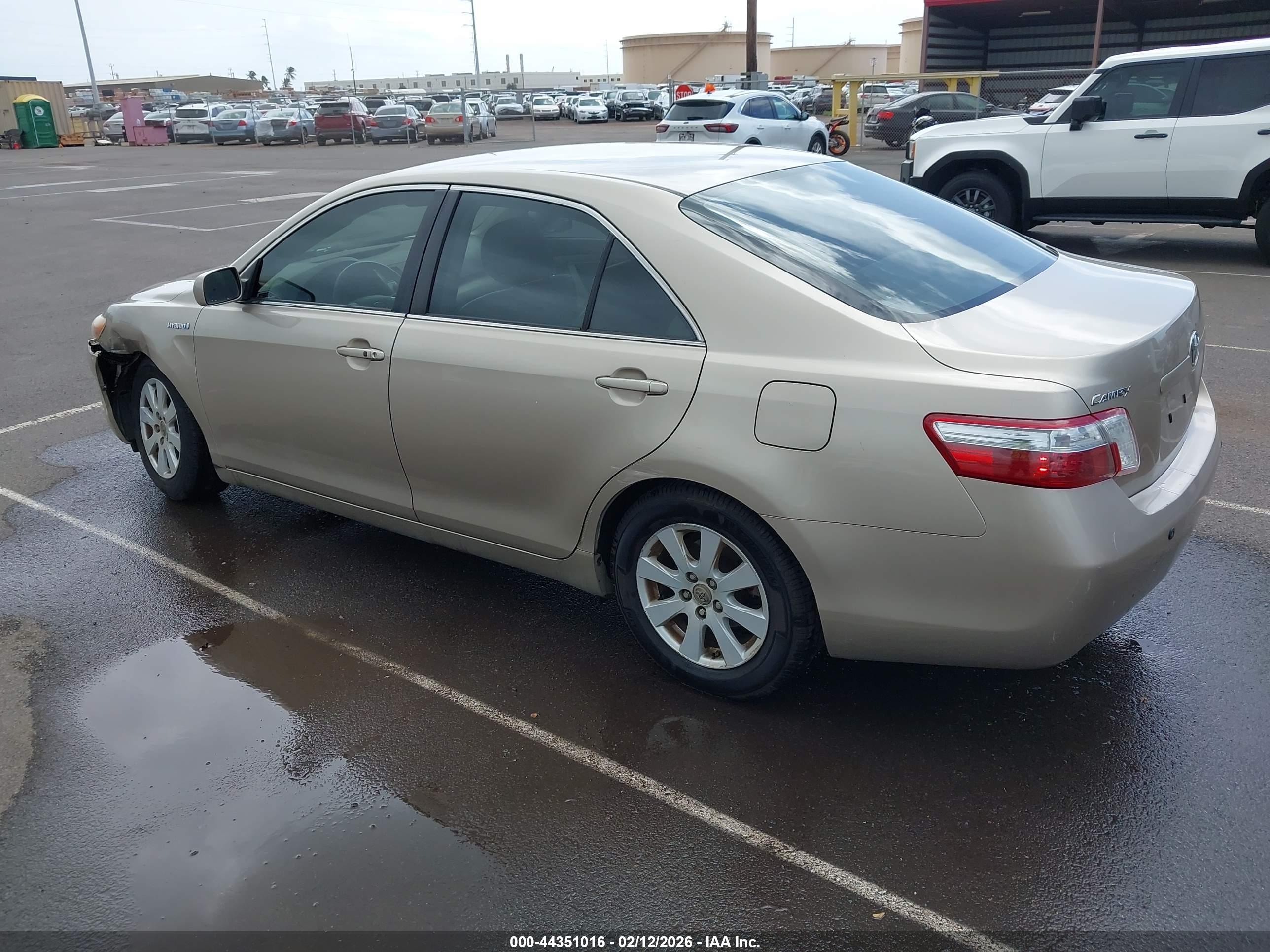 TOYOTA CAMRY image 3