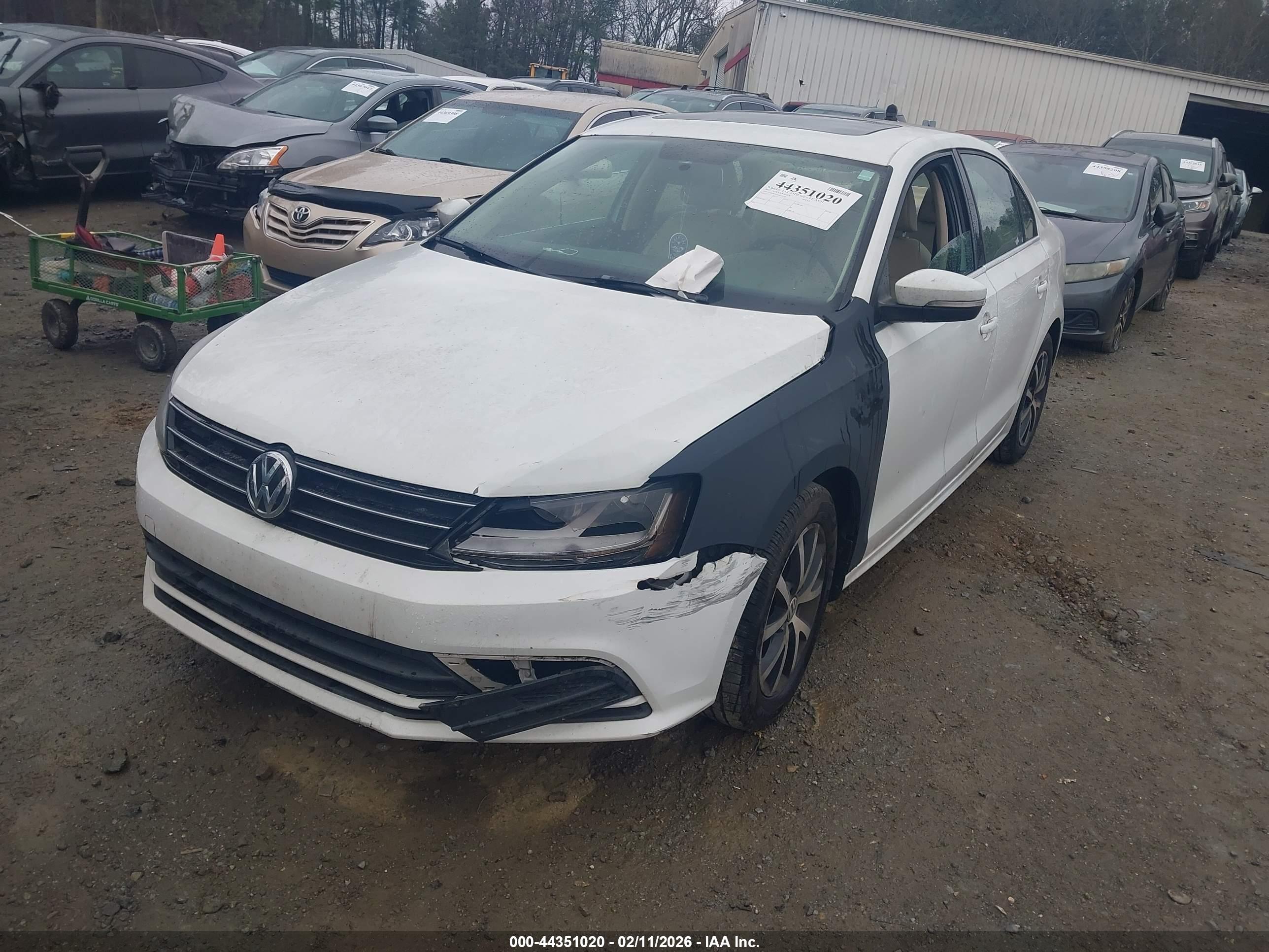 VOLKSWAGEN JETTA image 2