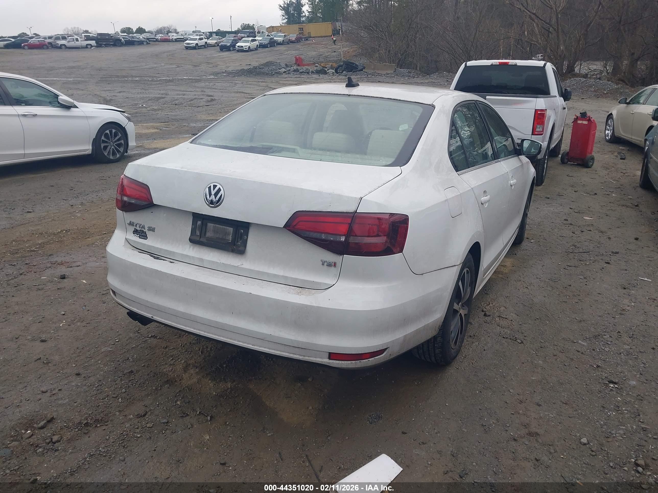 VOLKSWAGEN JETTA image 4