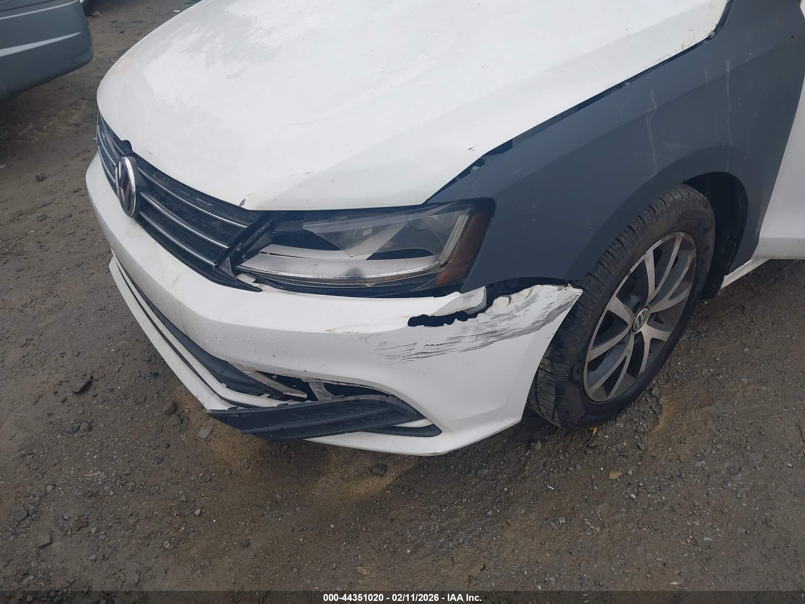 VOLKSWAGEN JETTA image 6