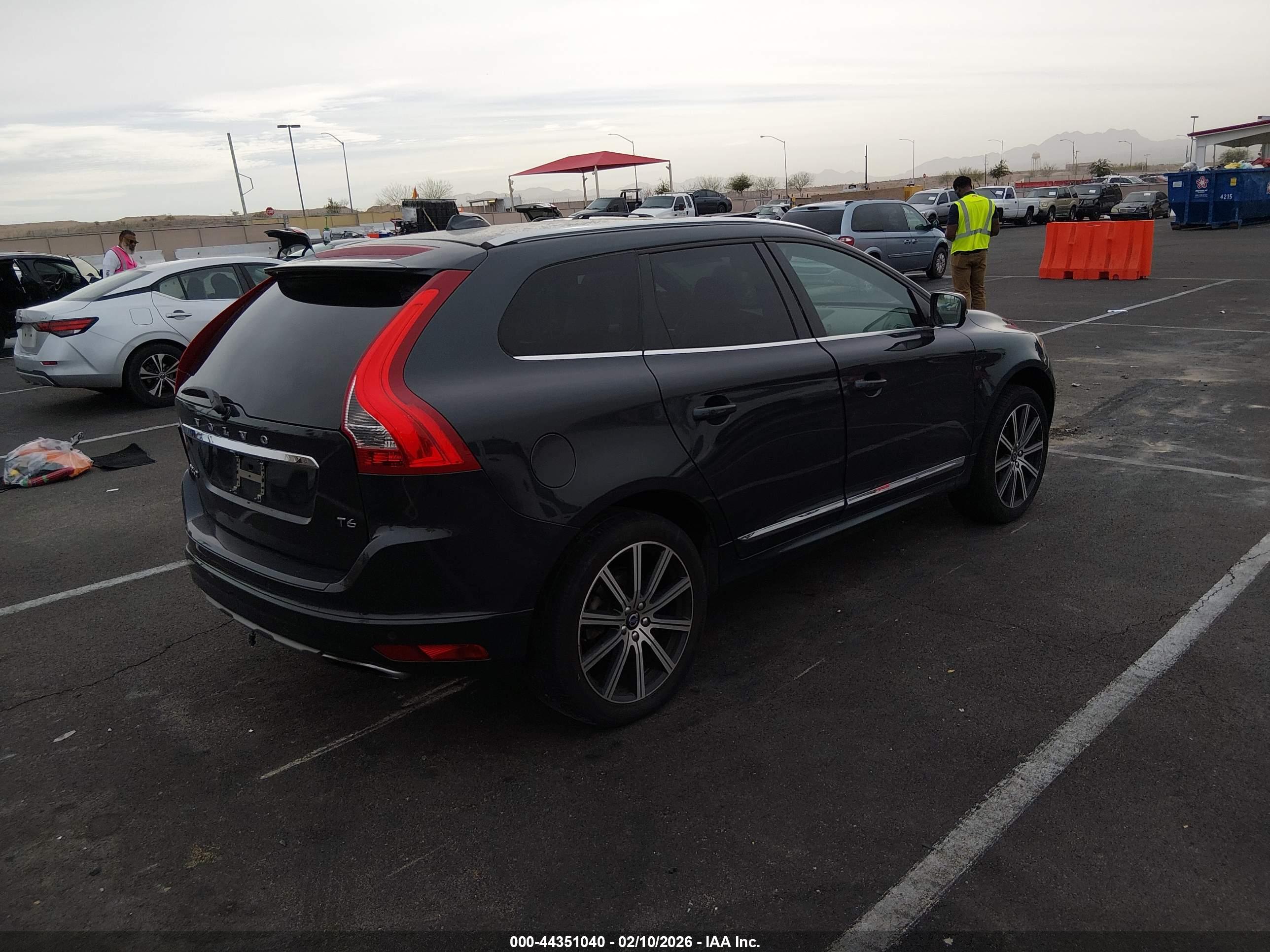 VOLVO XC60 image 4