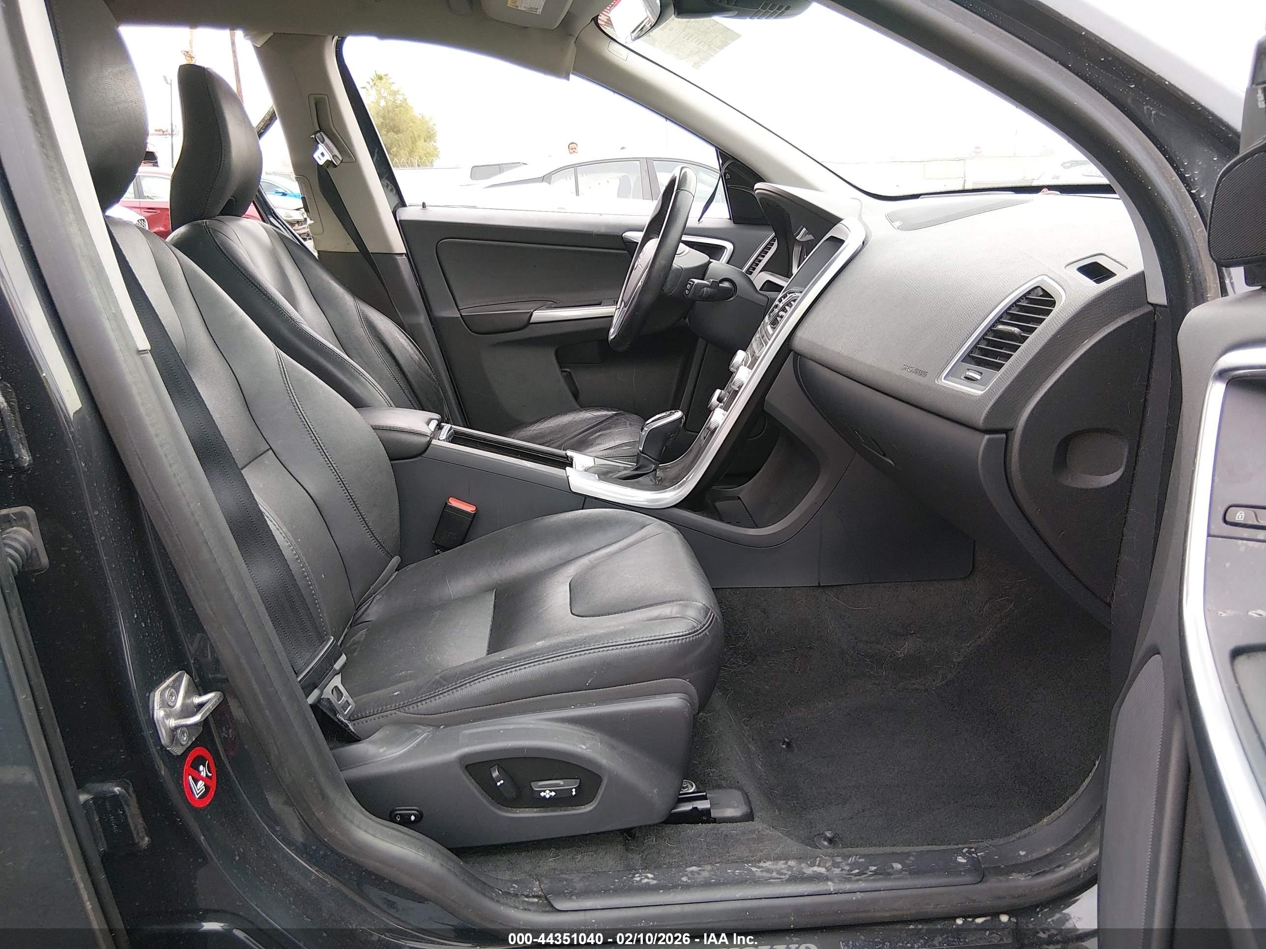 VOLVO XC60 image 5