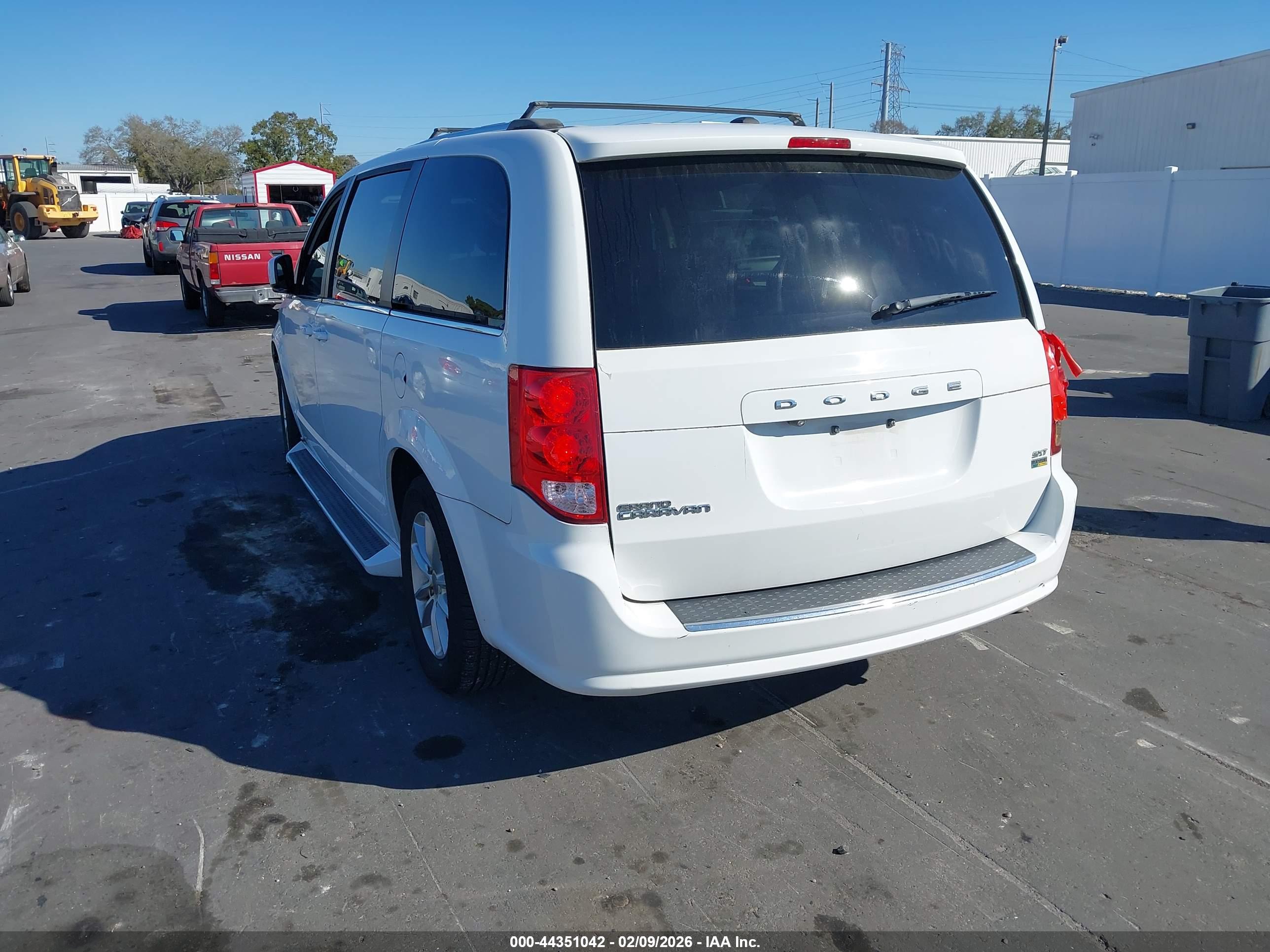 DODGE GRAND image 3