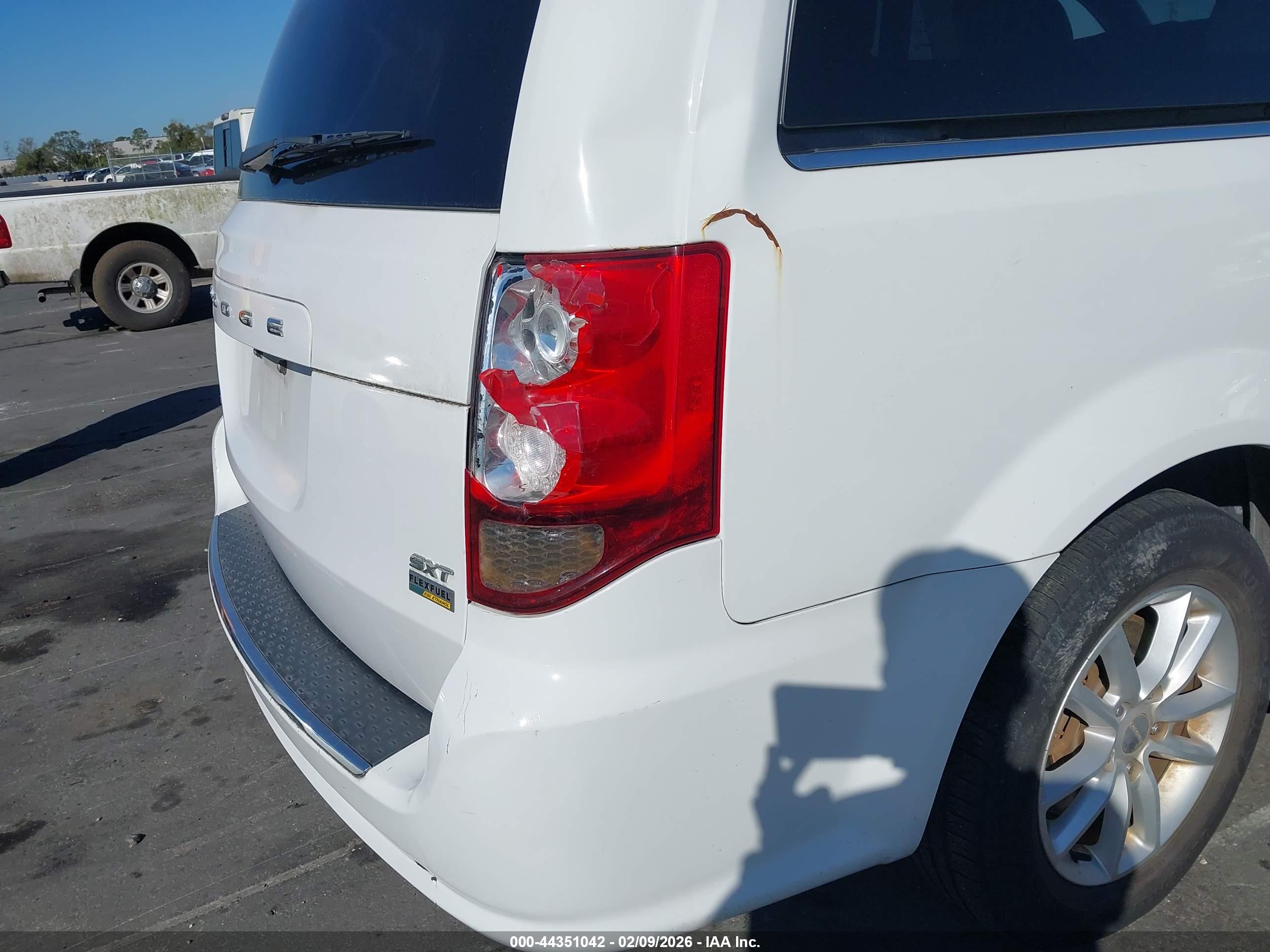 DODGE GRAND image 6