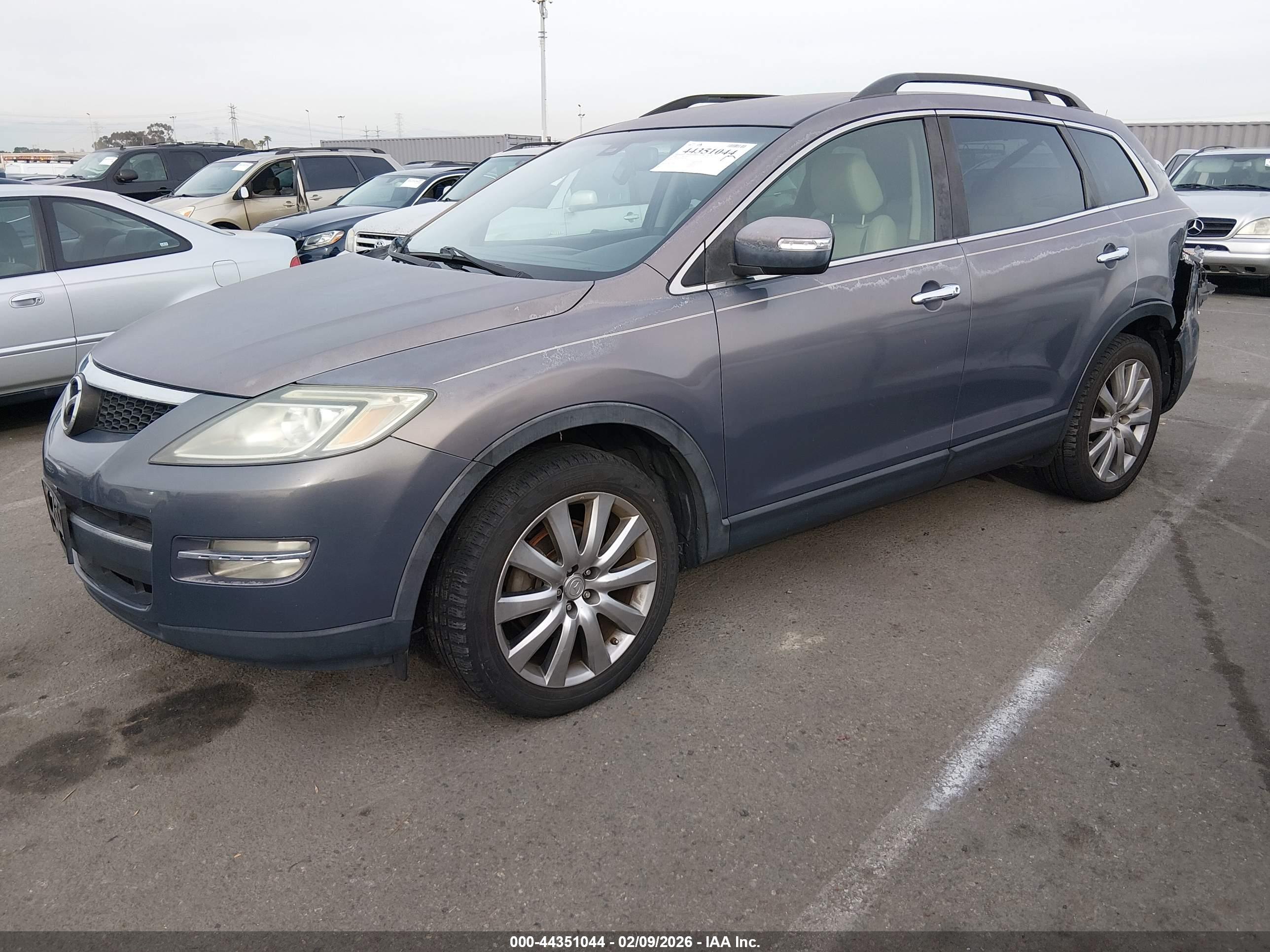 MAZDA CX-9 image 2