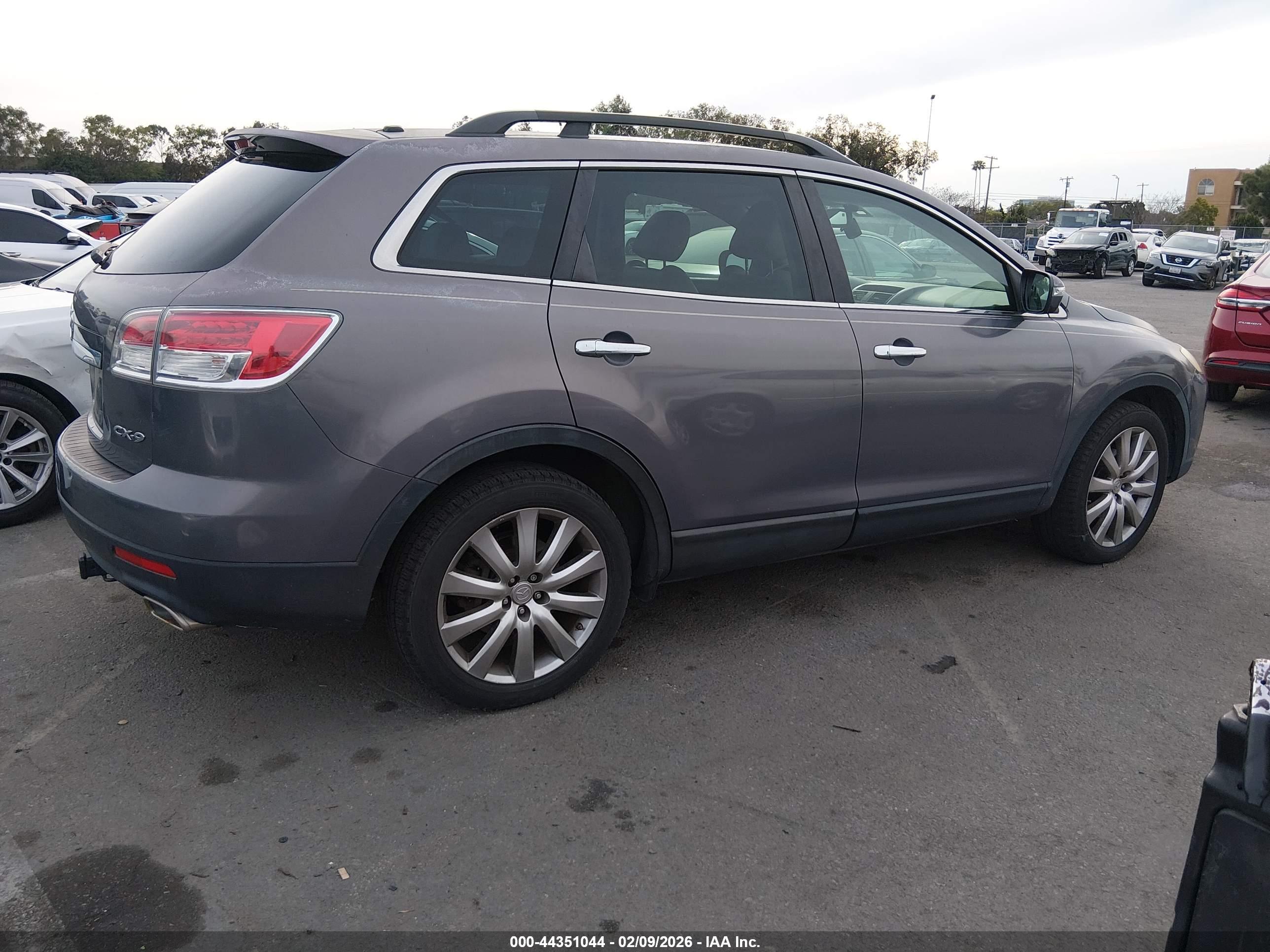 MAZDA CX-9 image 4