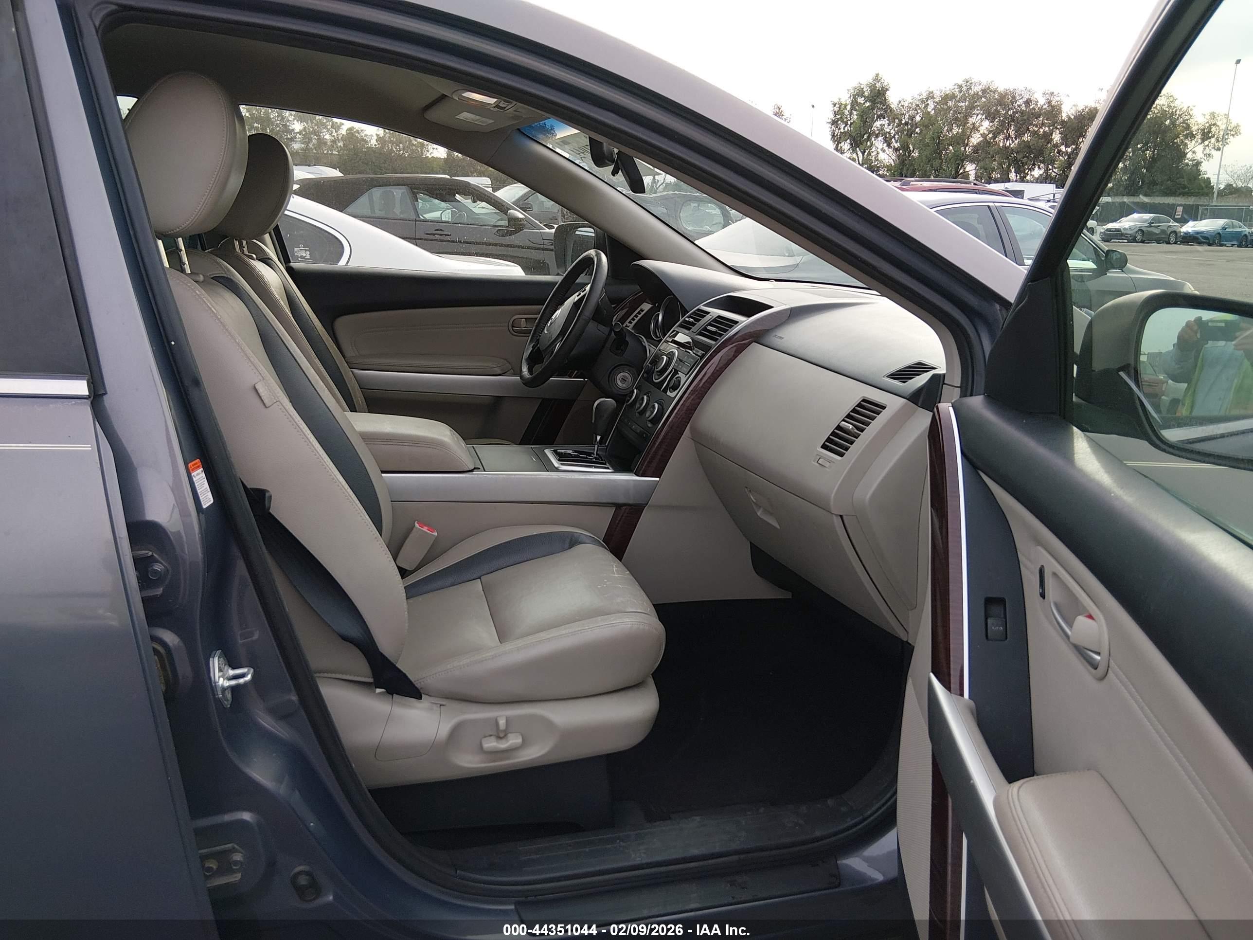 MAZDA CX-9 image 5
