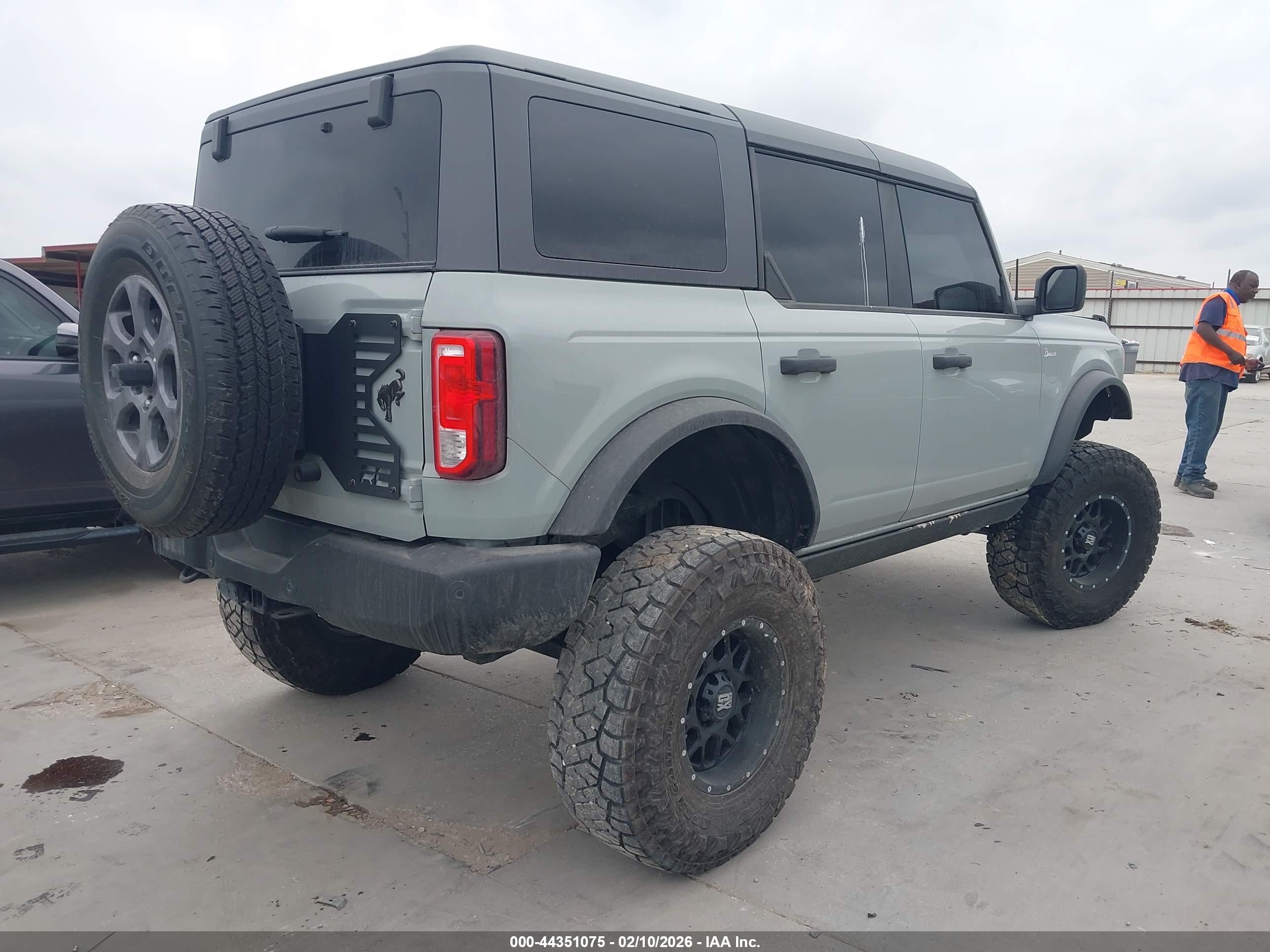 FORD BRONCO image 4
