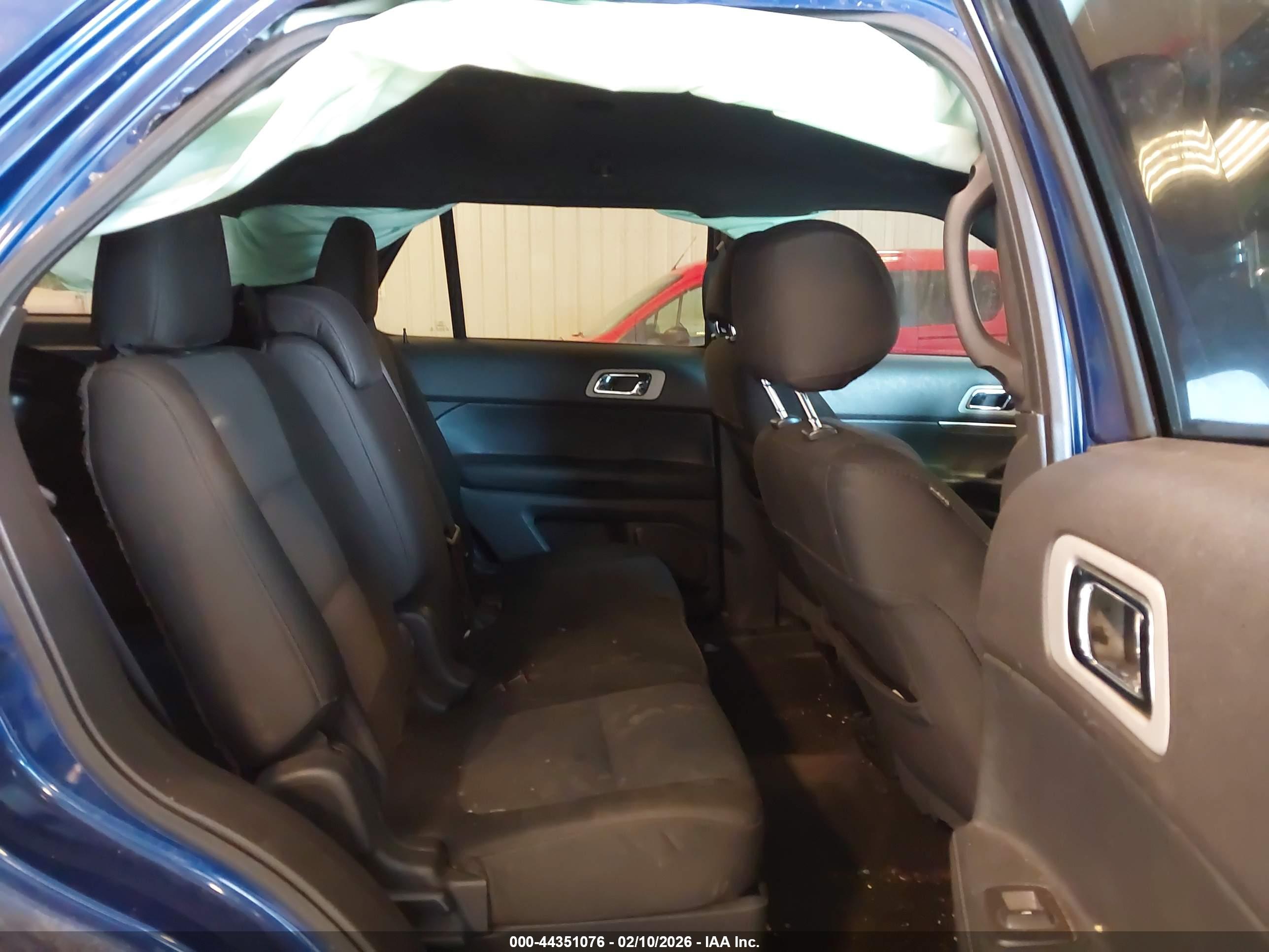 FORD EXPLORER image 8