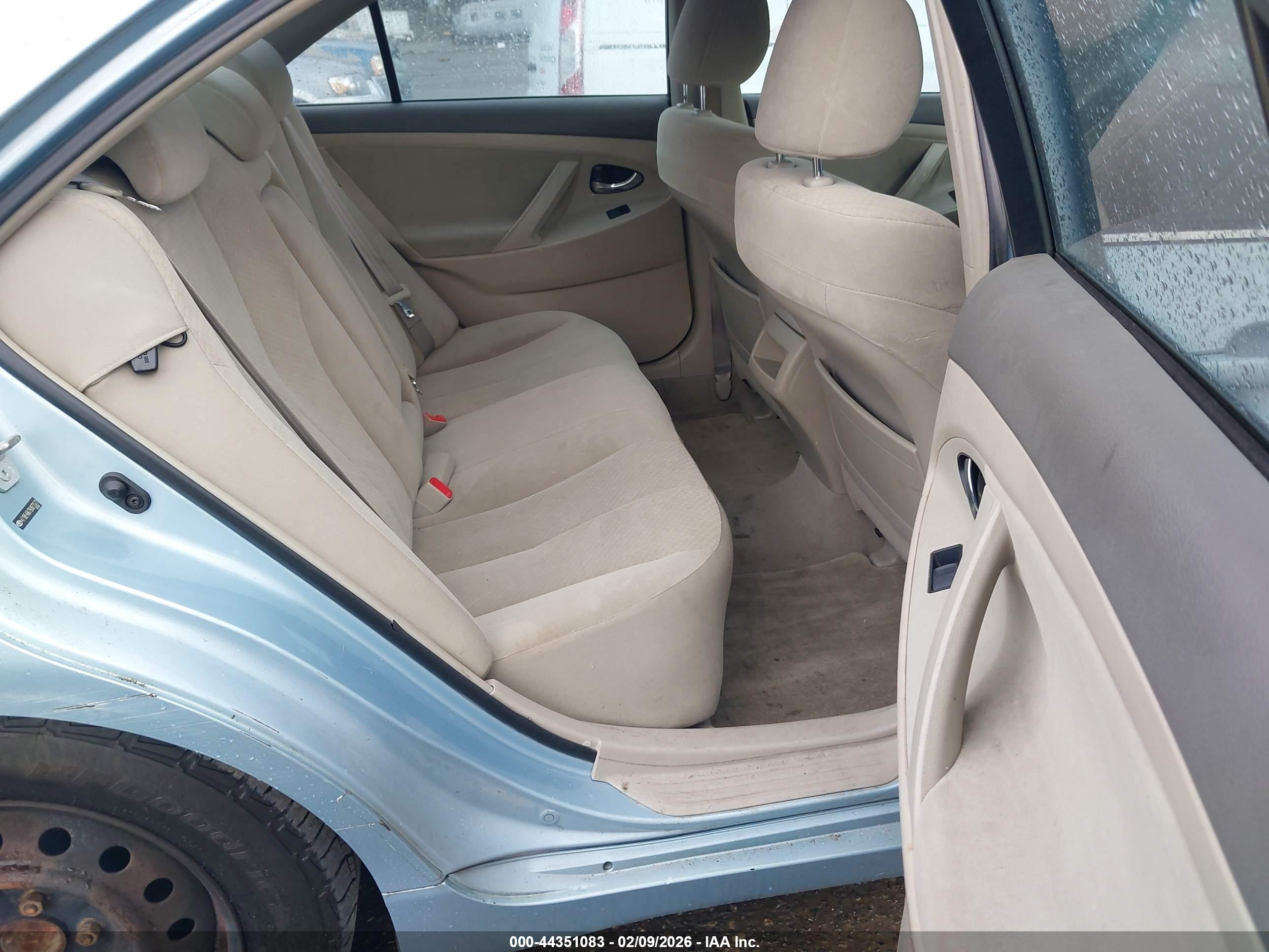TOYOTA CAMRY image 8