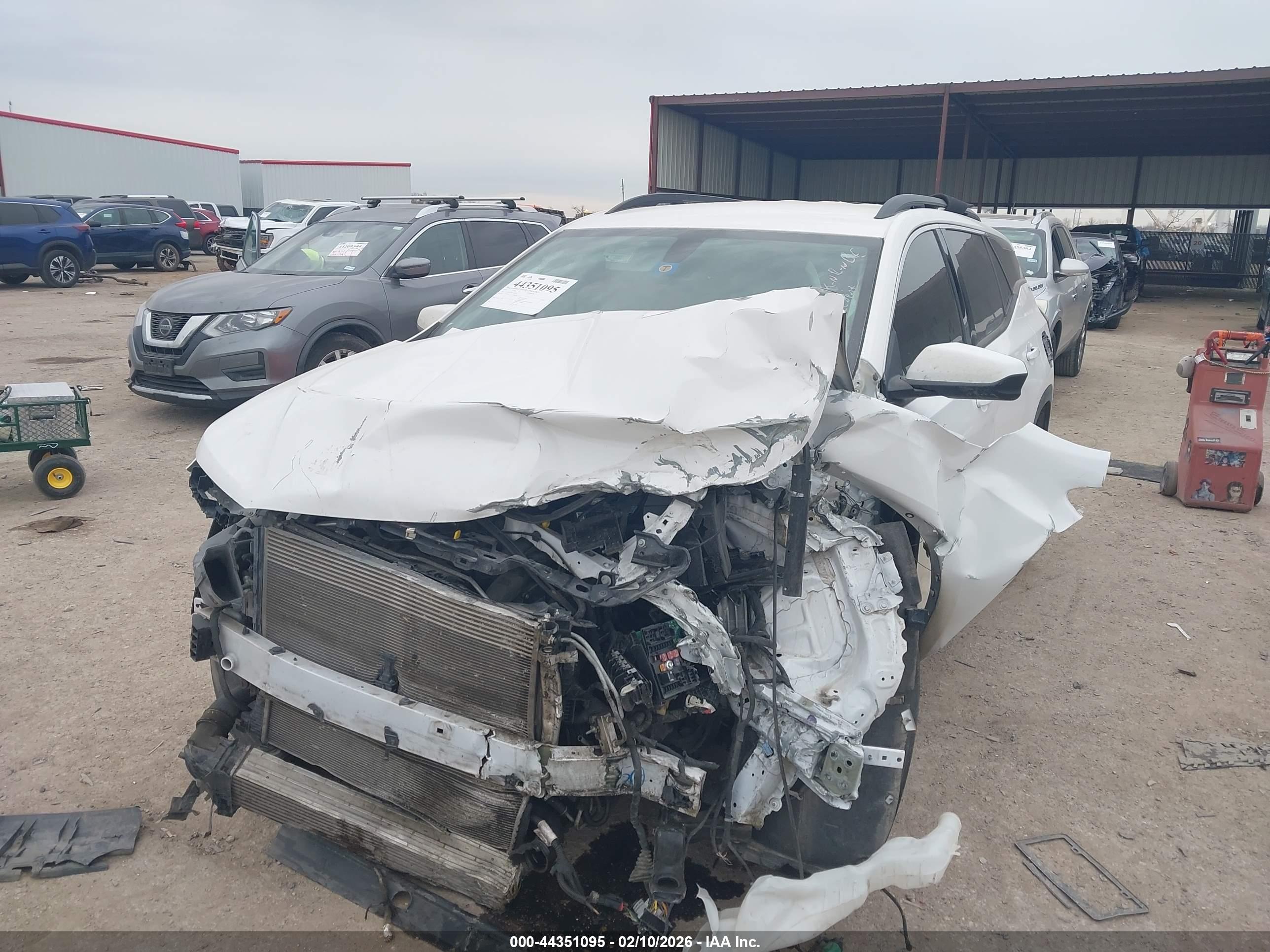 GMC TERRAIN image 2