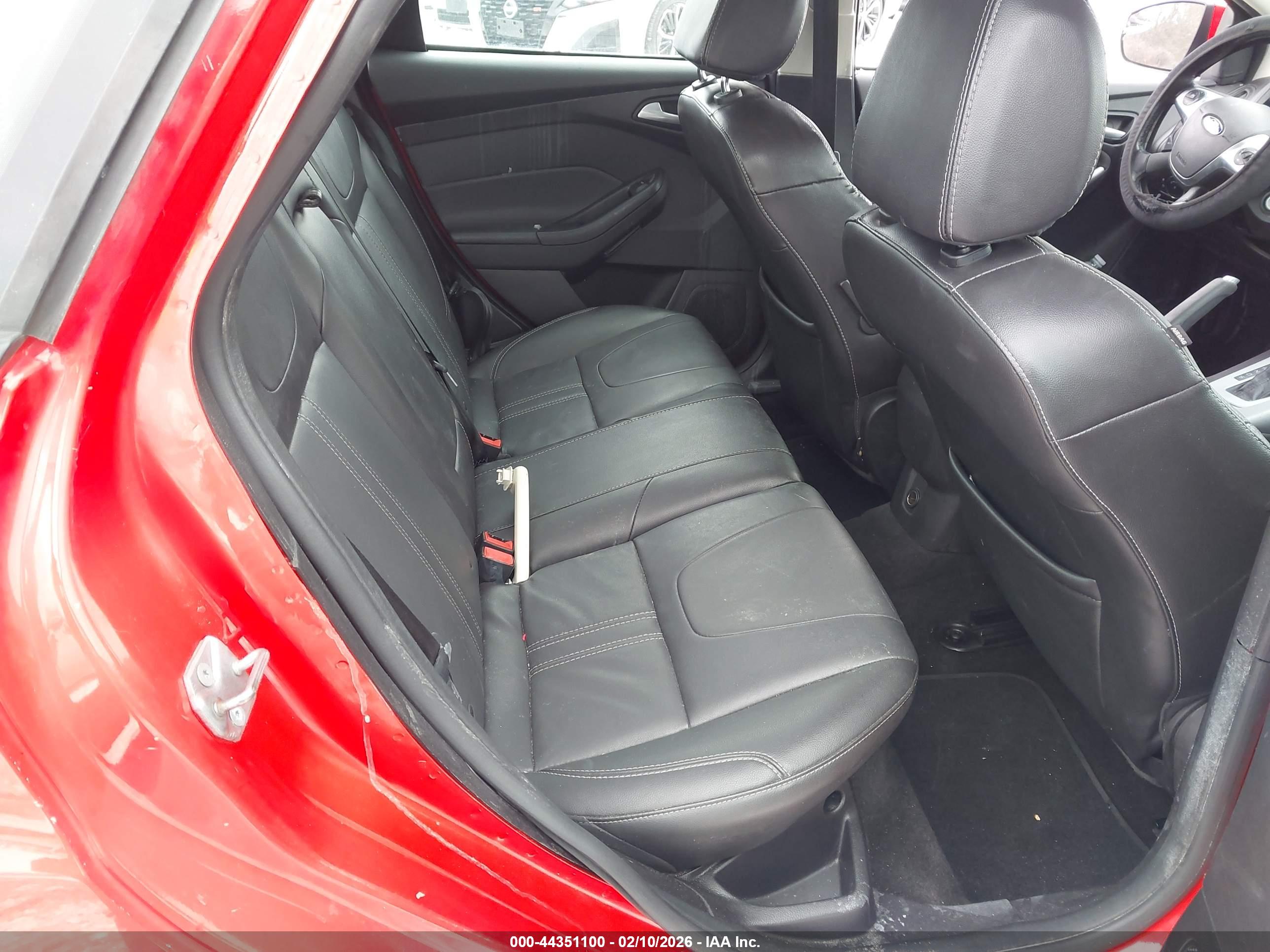 FORD FOCUS image 8