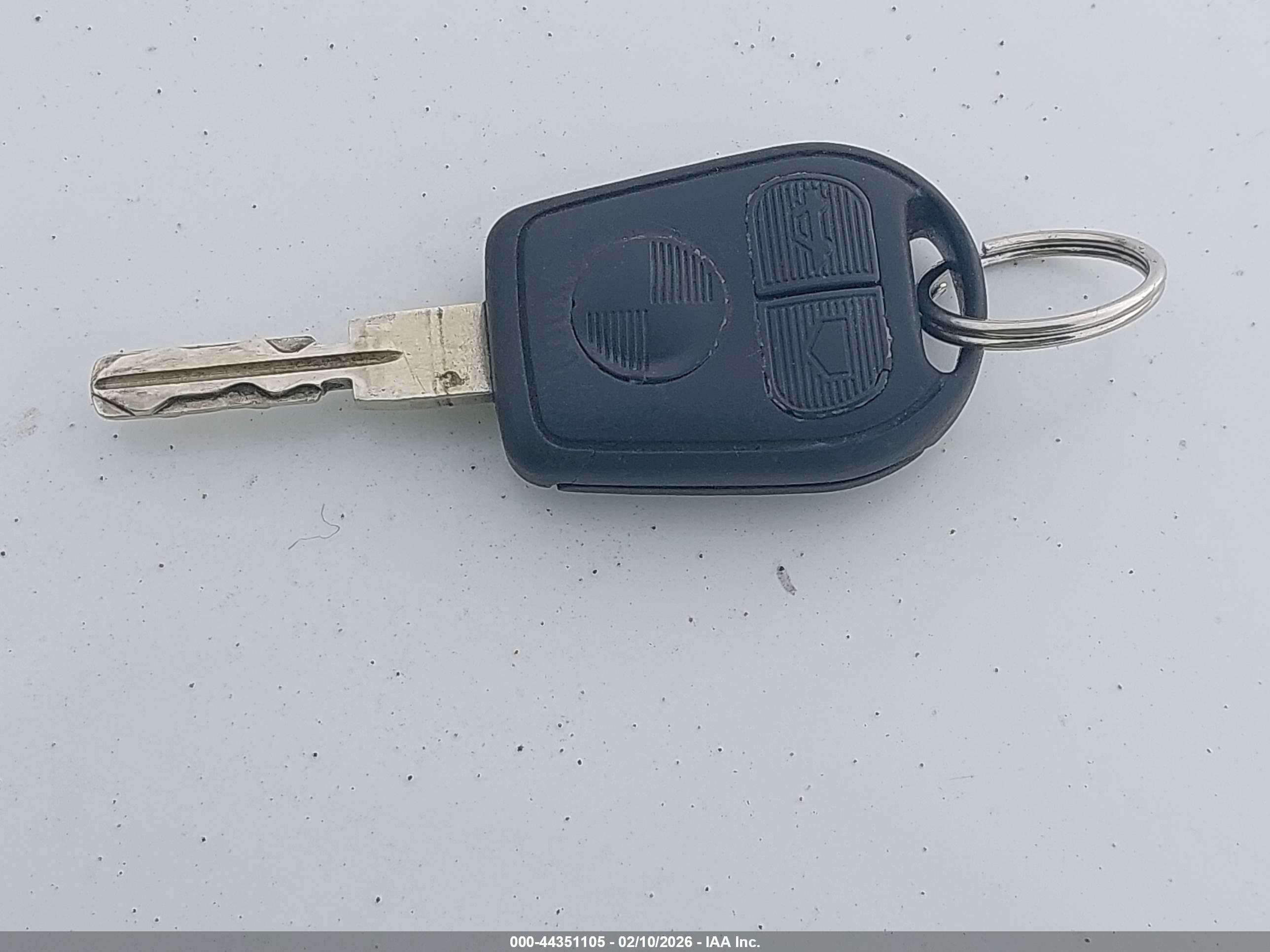 BMW 528I image 11